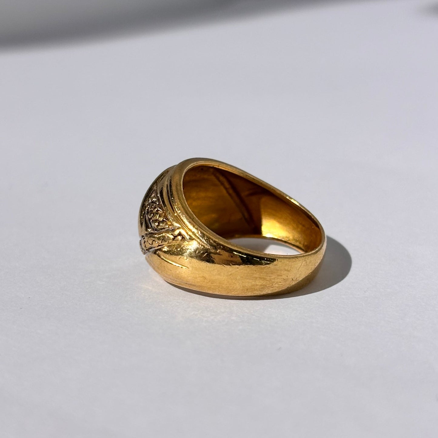 Chevalière en Or Jaune 18K avec 3 Diamants