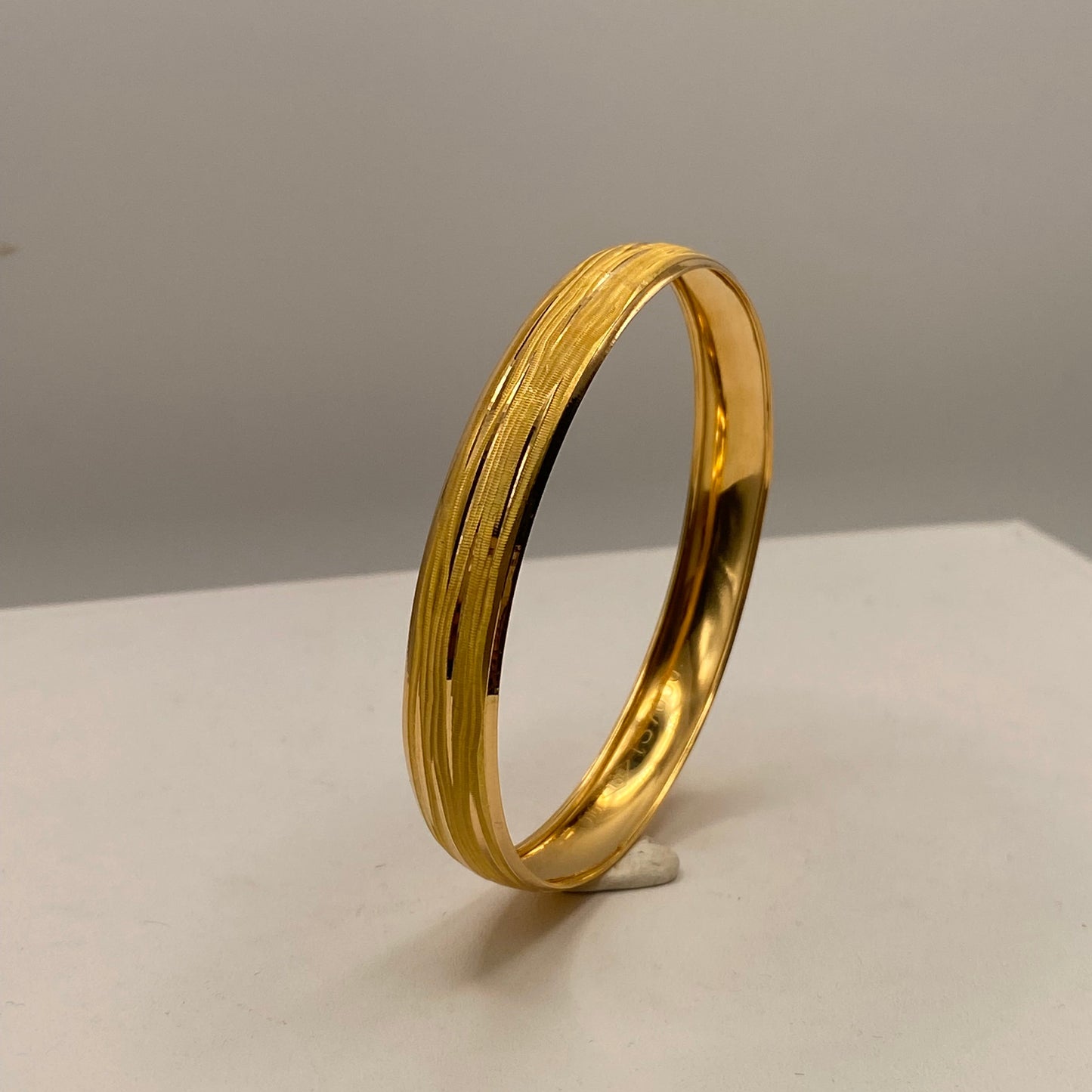 Bracelet Jonc Ciselé en Or Jaune 22K - 9.35g