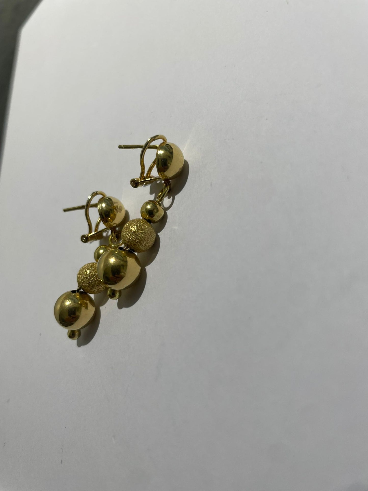 Boucles d'oreilles en or jaune 18K 5.08 Grs