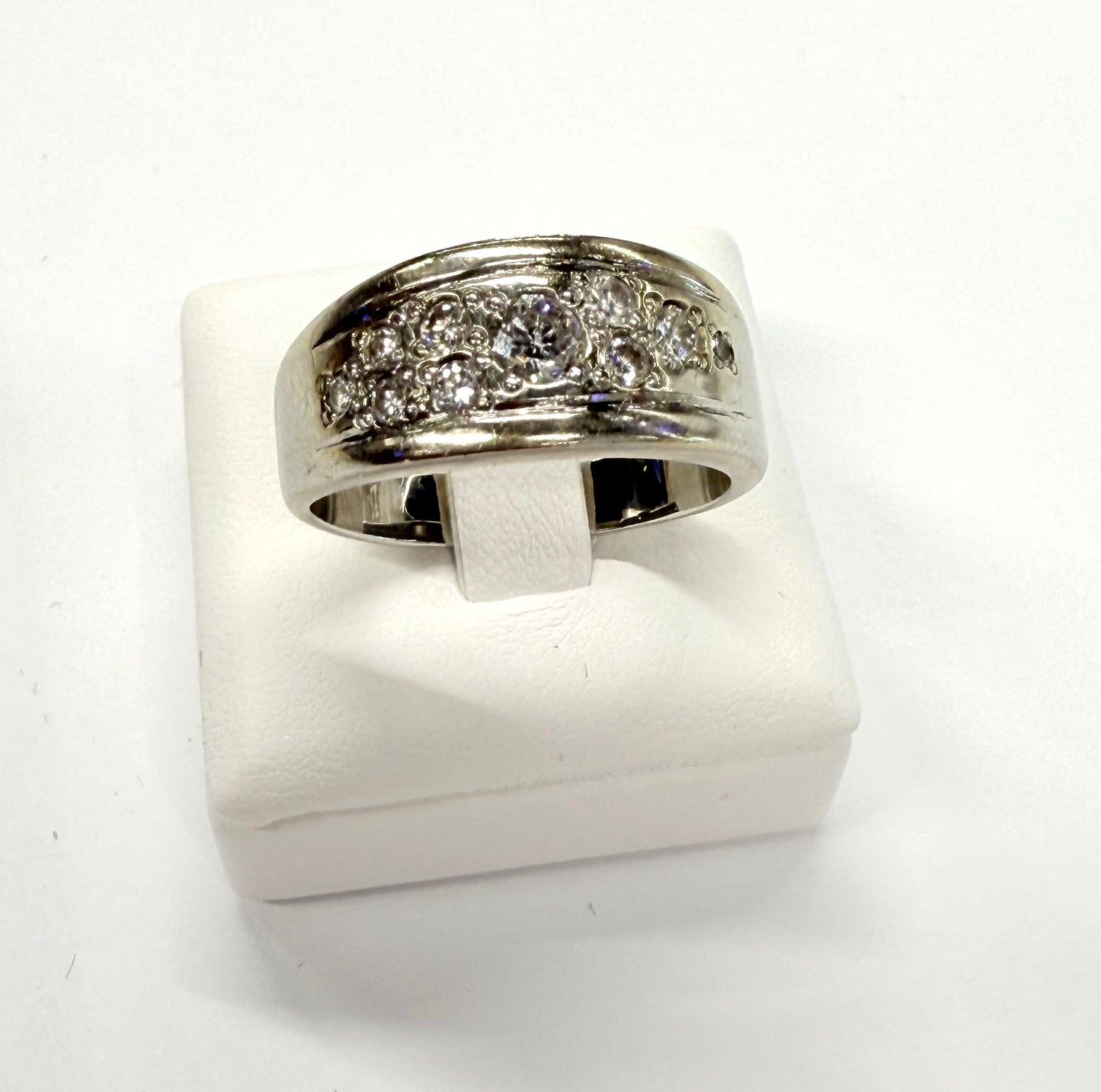 Bague Jonc en Or blanc 18k avec diamants et oxyde de zirconium