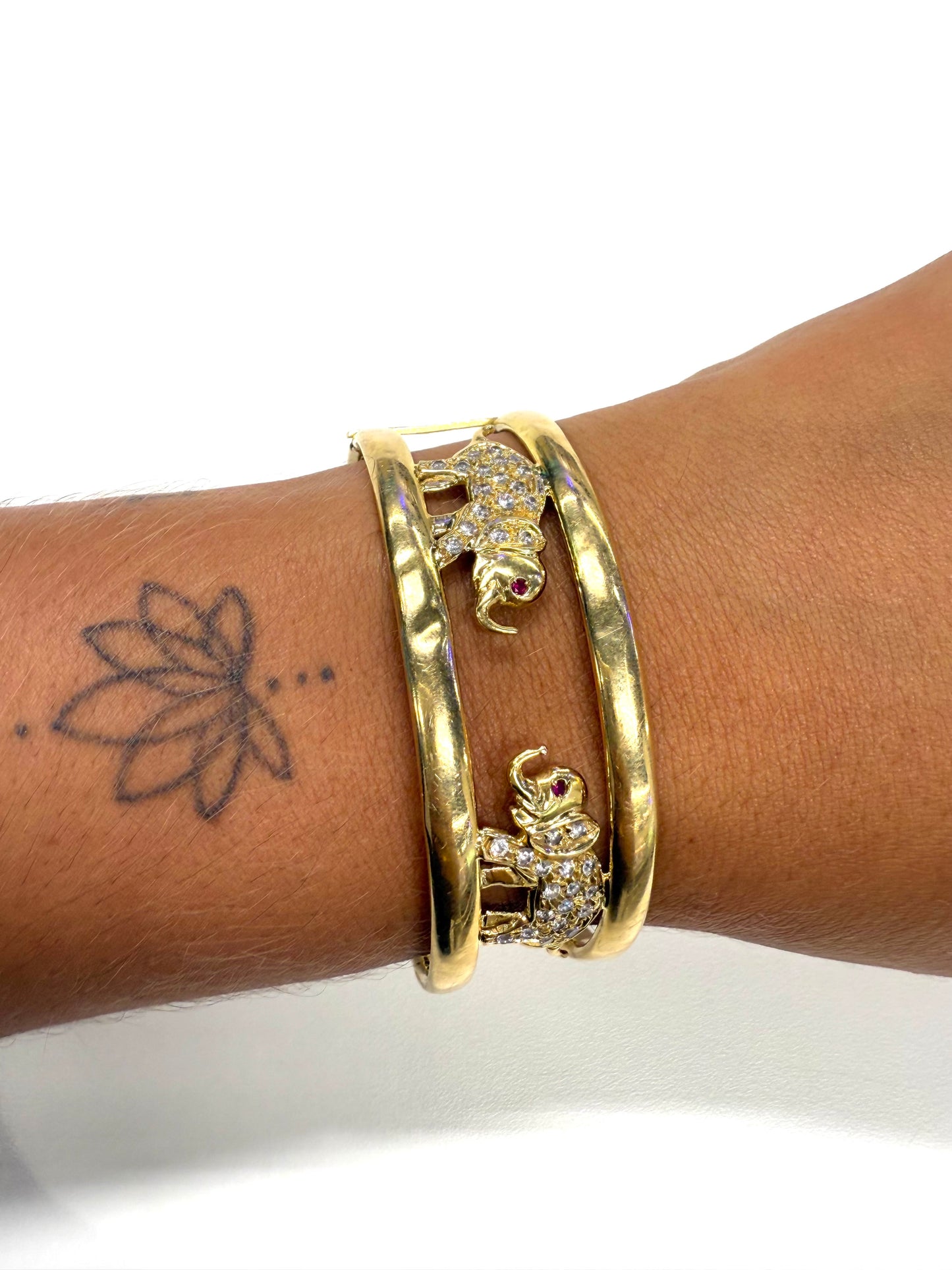 Bracelet Jonc en Or jaune avec éléphant et zirconium
