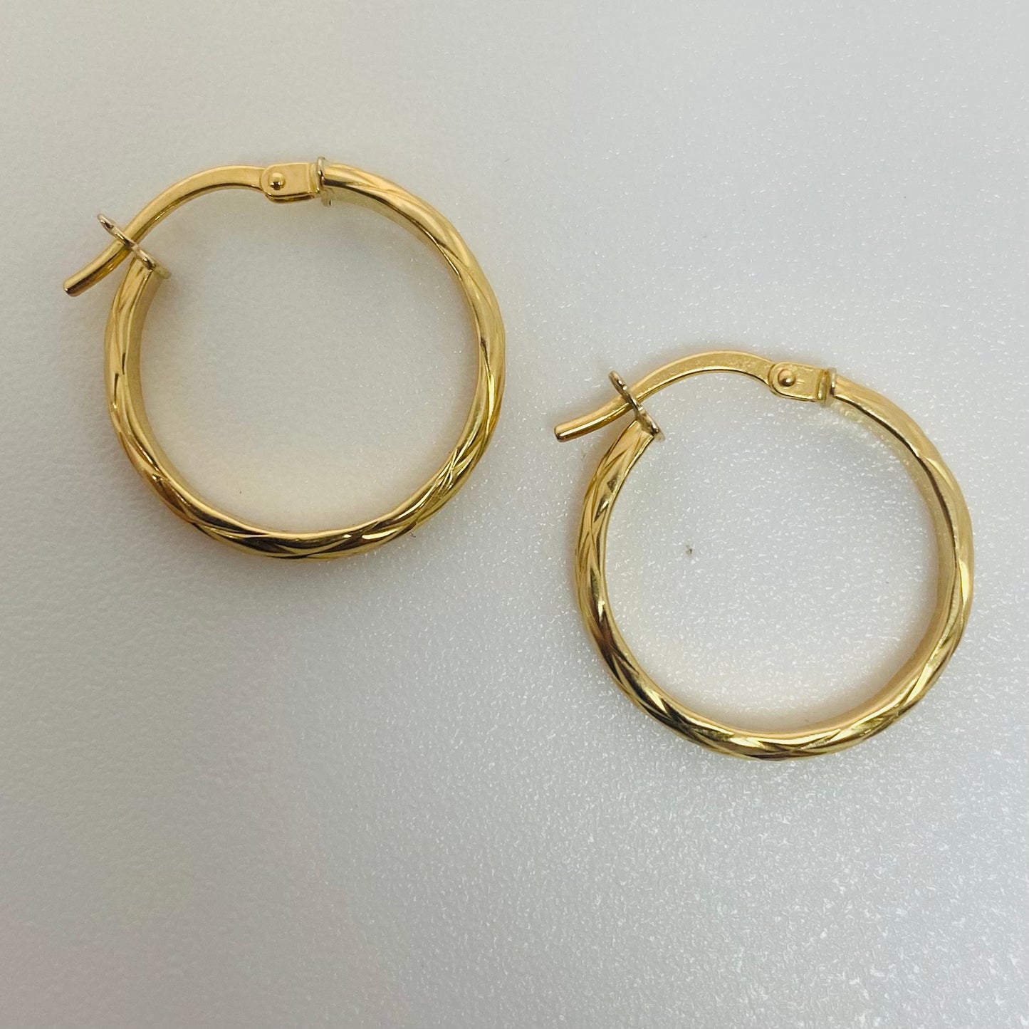 Créoles en Or Jaune 18K avec Cliquets