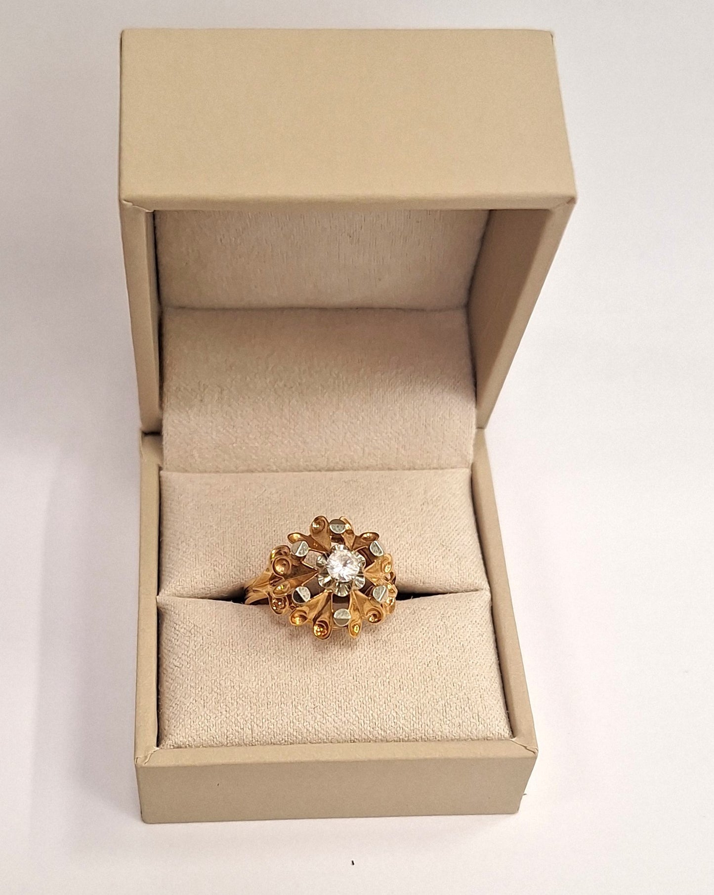 Bague vintage en Or jaune 18K avec topaze