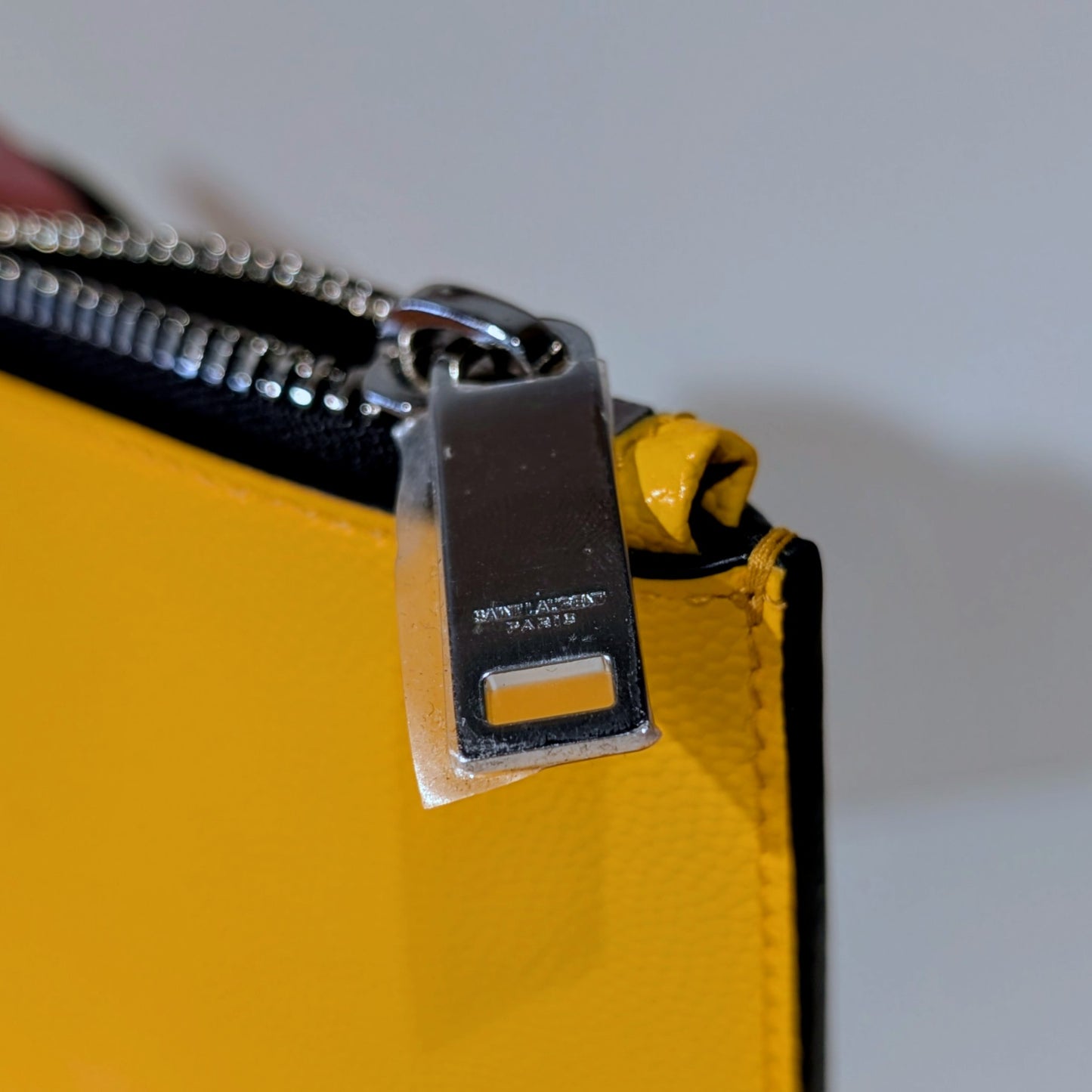 Etui pour tablette en cuir Saint Laurent jaune