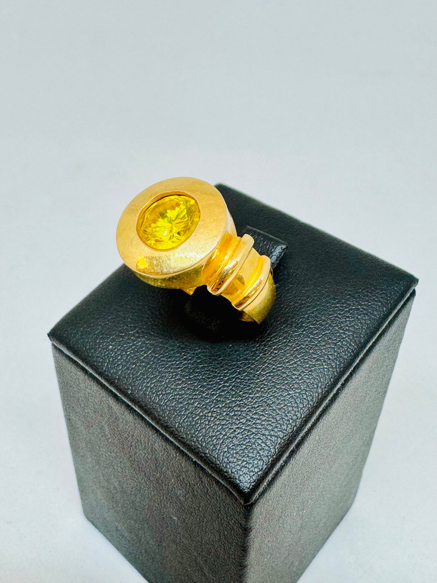 Bague Tank en Or Jaune 18 Carats avec Oxyde de Zirconium