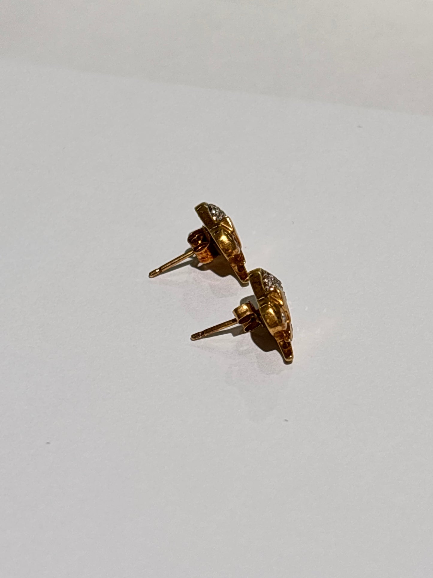 Boucles d'oreilles puces éléphant diamants 18K
