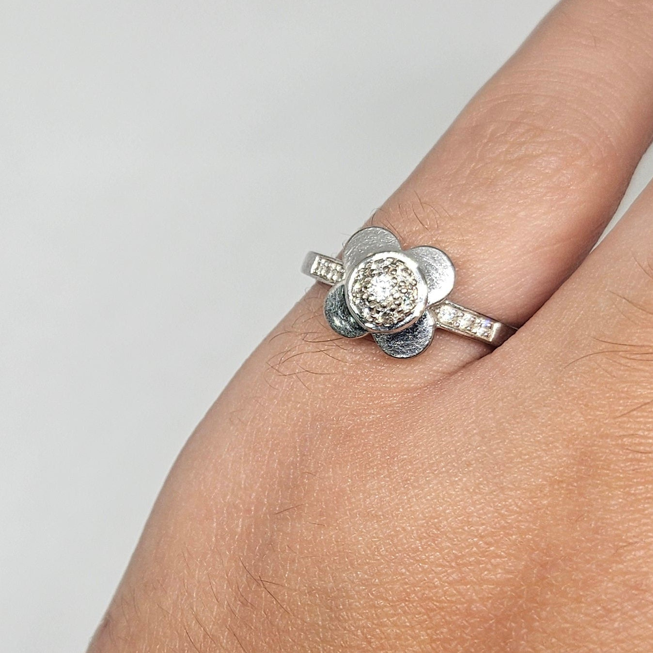 Bague en Or Blanc et Diamants Taille -52