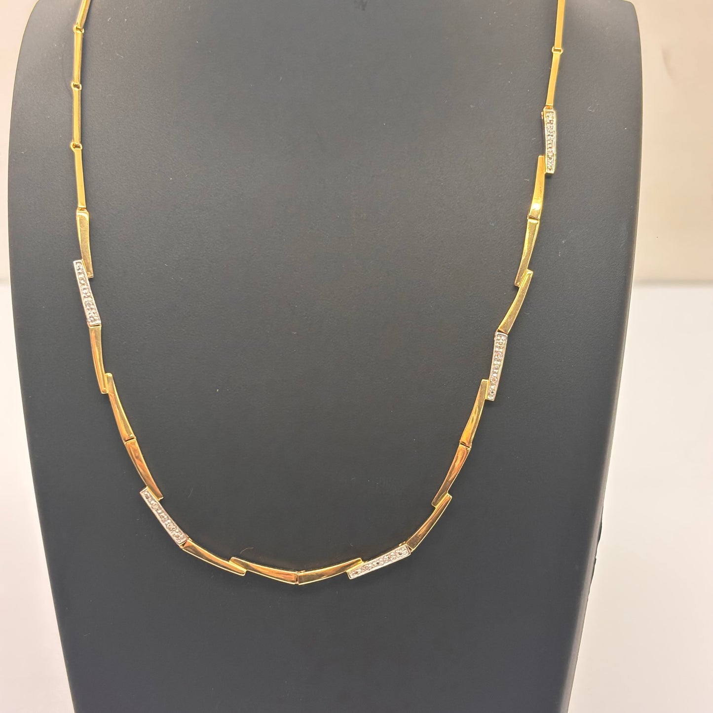 Collier ras du cou en or 18K 11.43 Grs