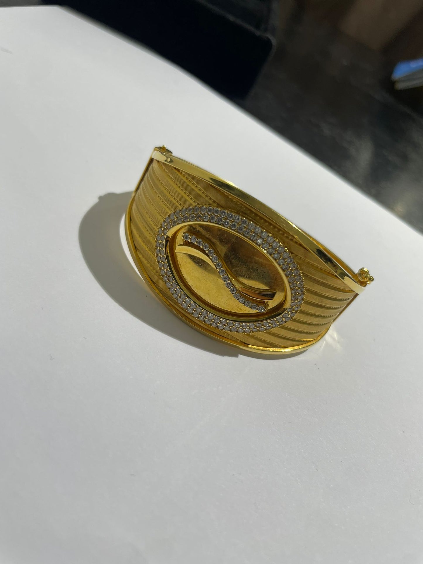 Bracelet jonc en or jaune 18 K 31 Grs