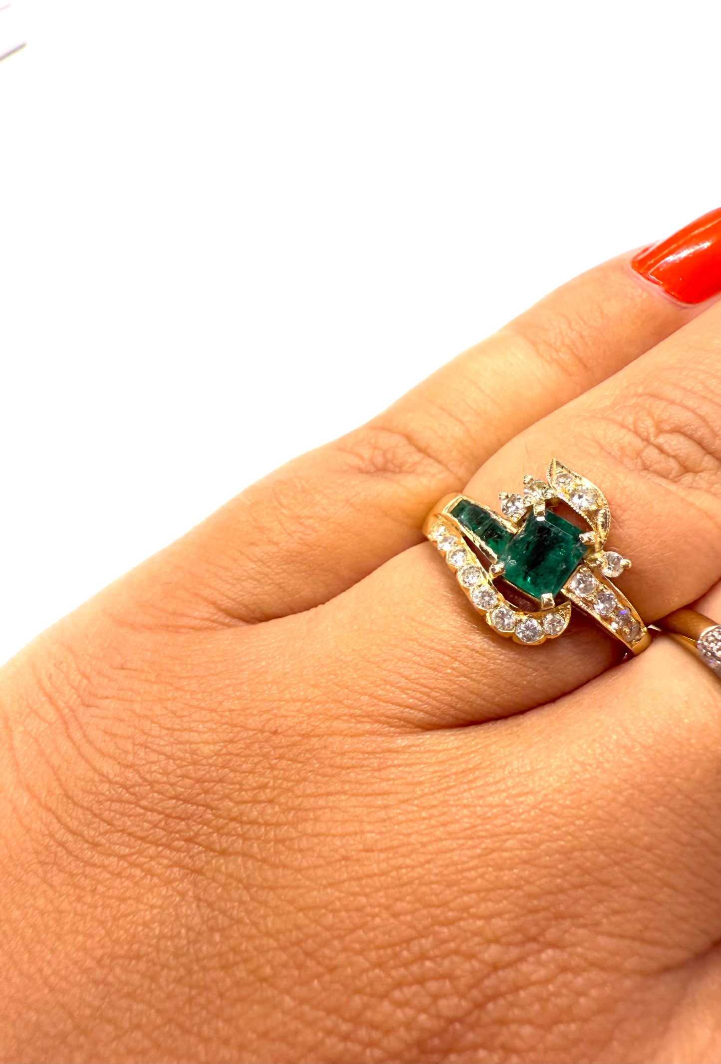 Bague en Or Jaune 18k avec Émeraude et Diamants