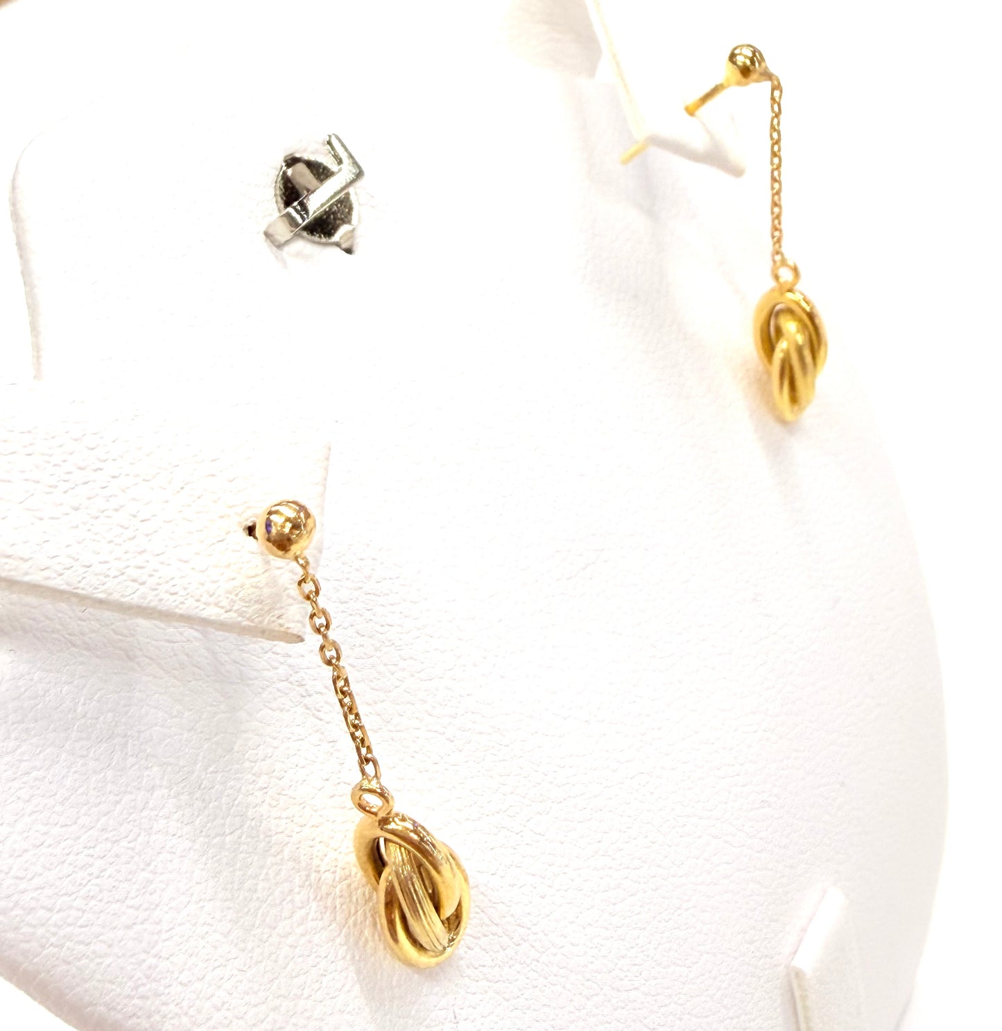 Parure collier et boucles oreilles en or jaune 18k 3.96 Grs