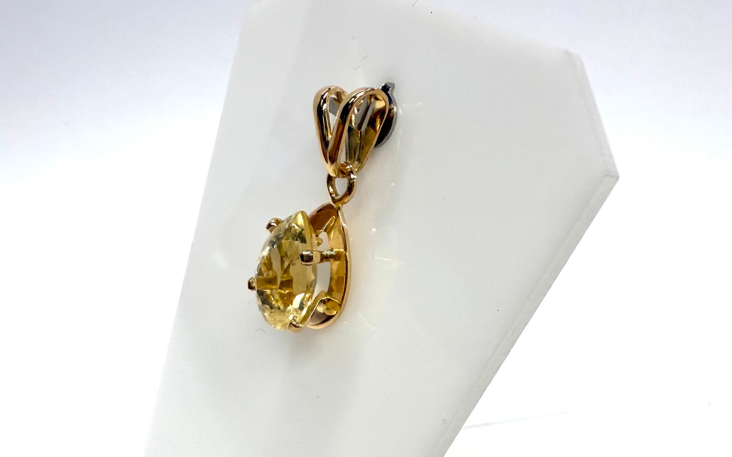 Pendentif en Or jaune 18k avec citrine
