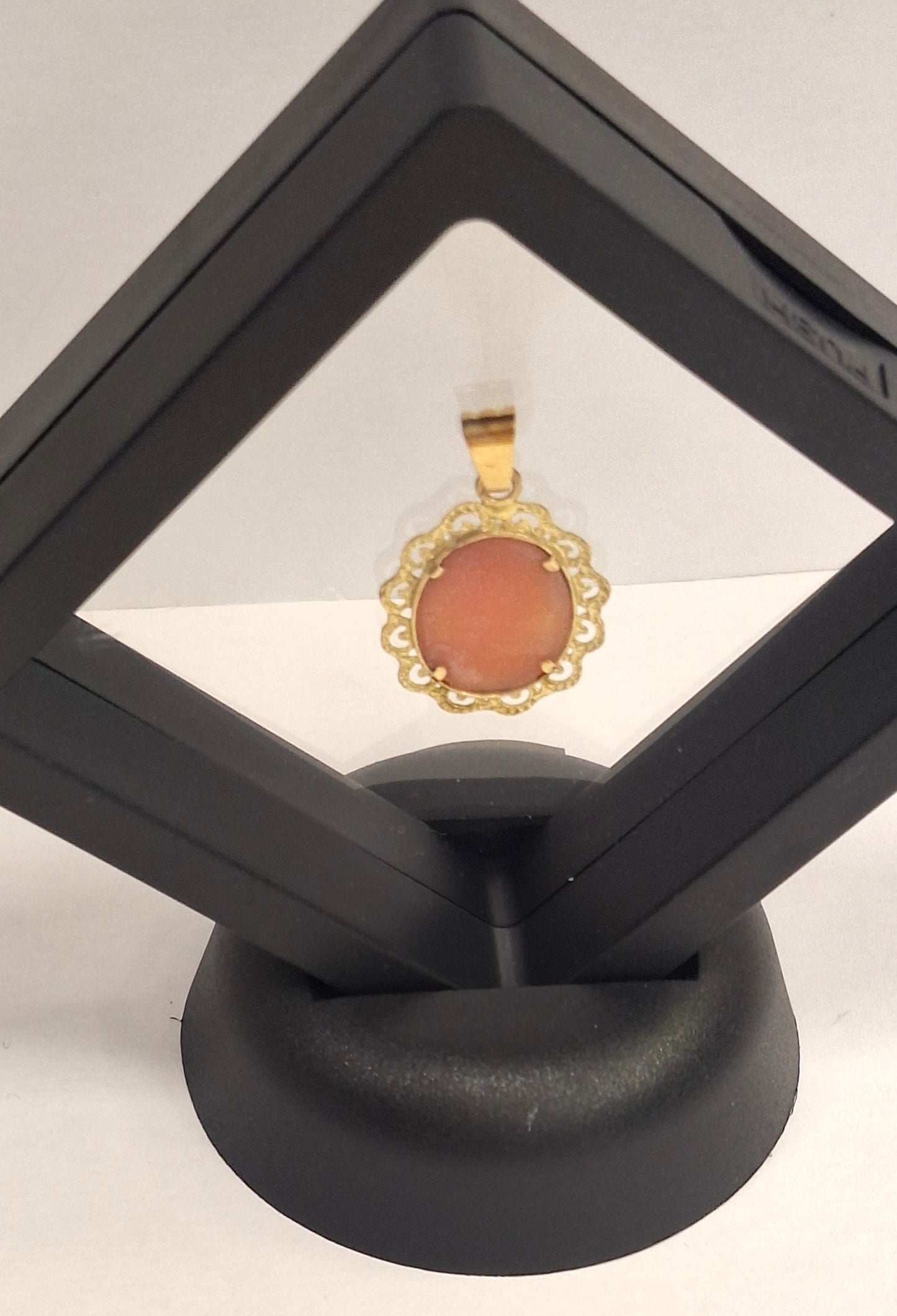 Pendentif camée Médaille Or Jaune 18K