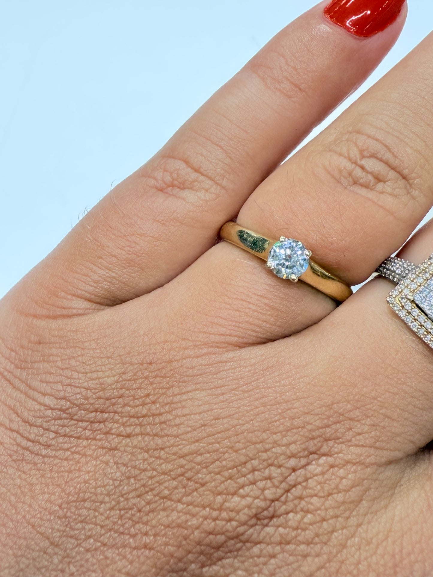 Solitaire en Or jaune 18k avec diamant de 0.44 carats