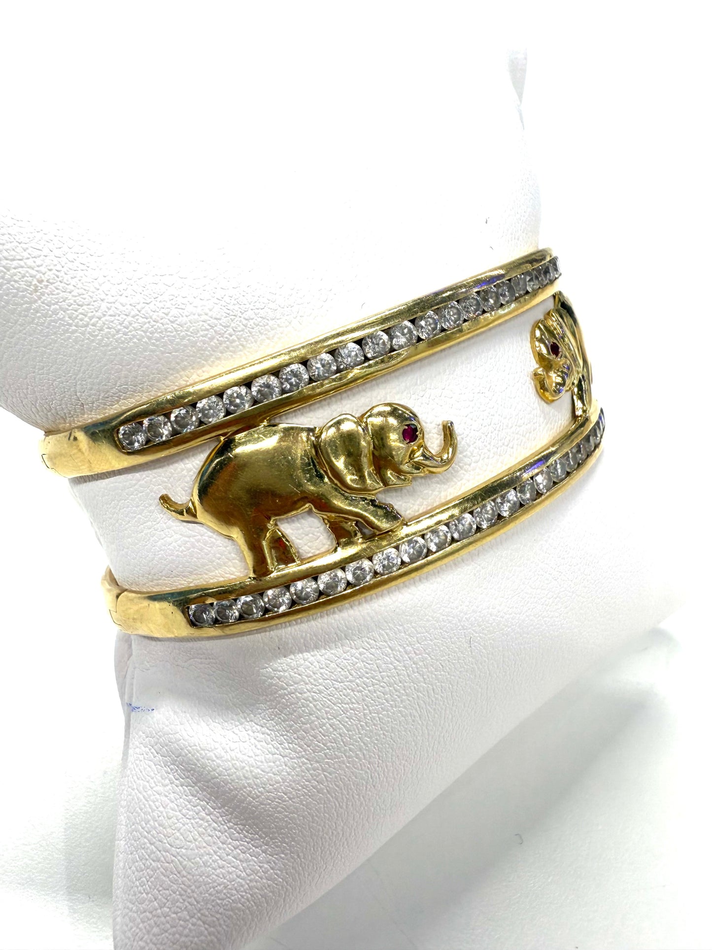 Bracelet Jonc en Or jaune avec éléphant et zirconium