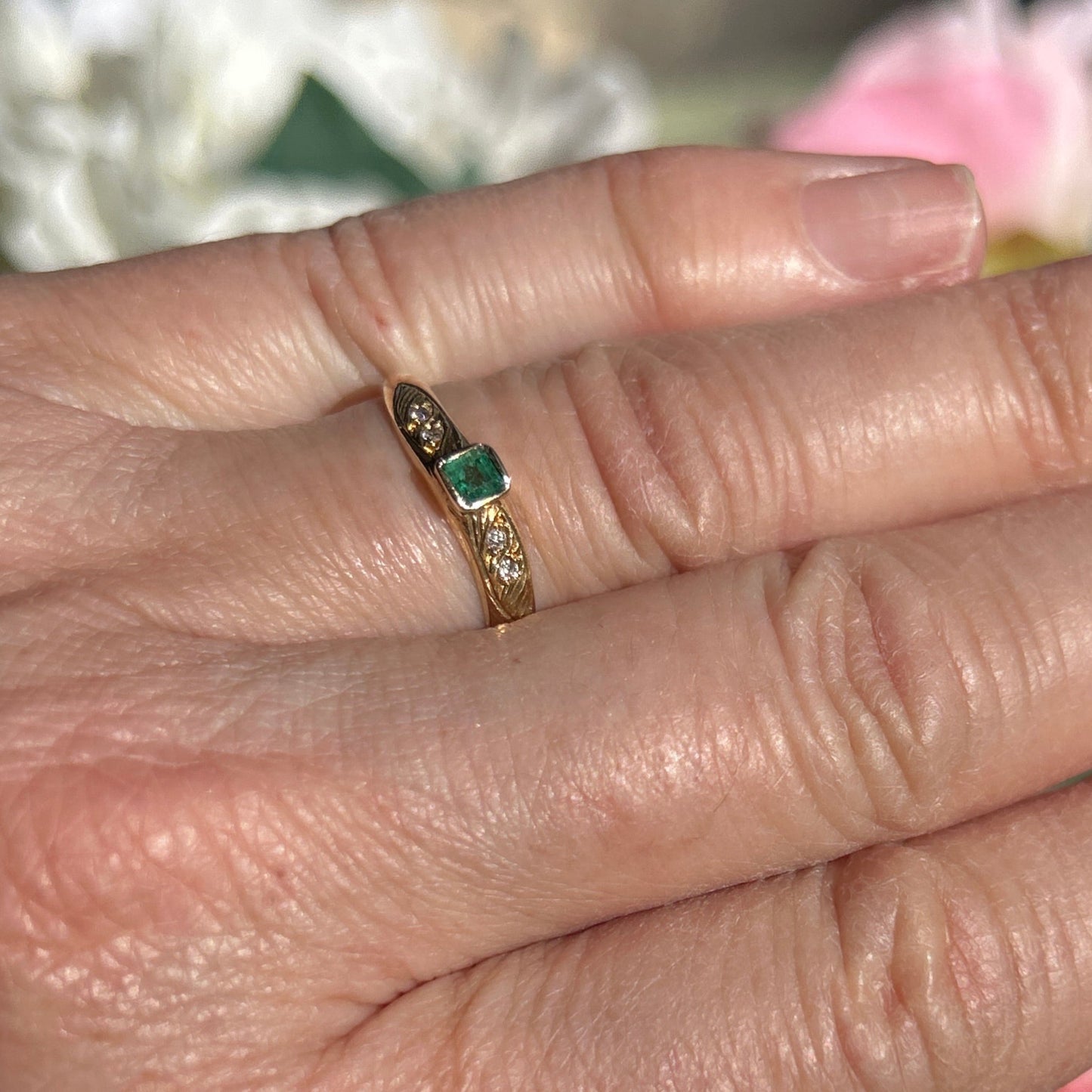 Bague émeraude et diamants en Or 18K T.55