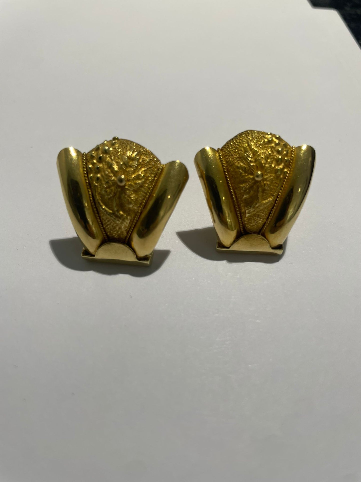 Boucles d'oreilles en or jaune 18K 8.24 Grs
