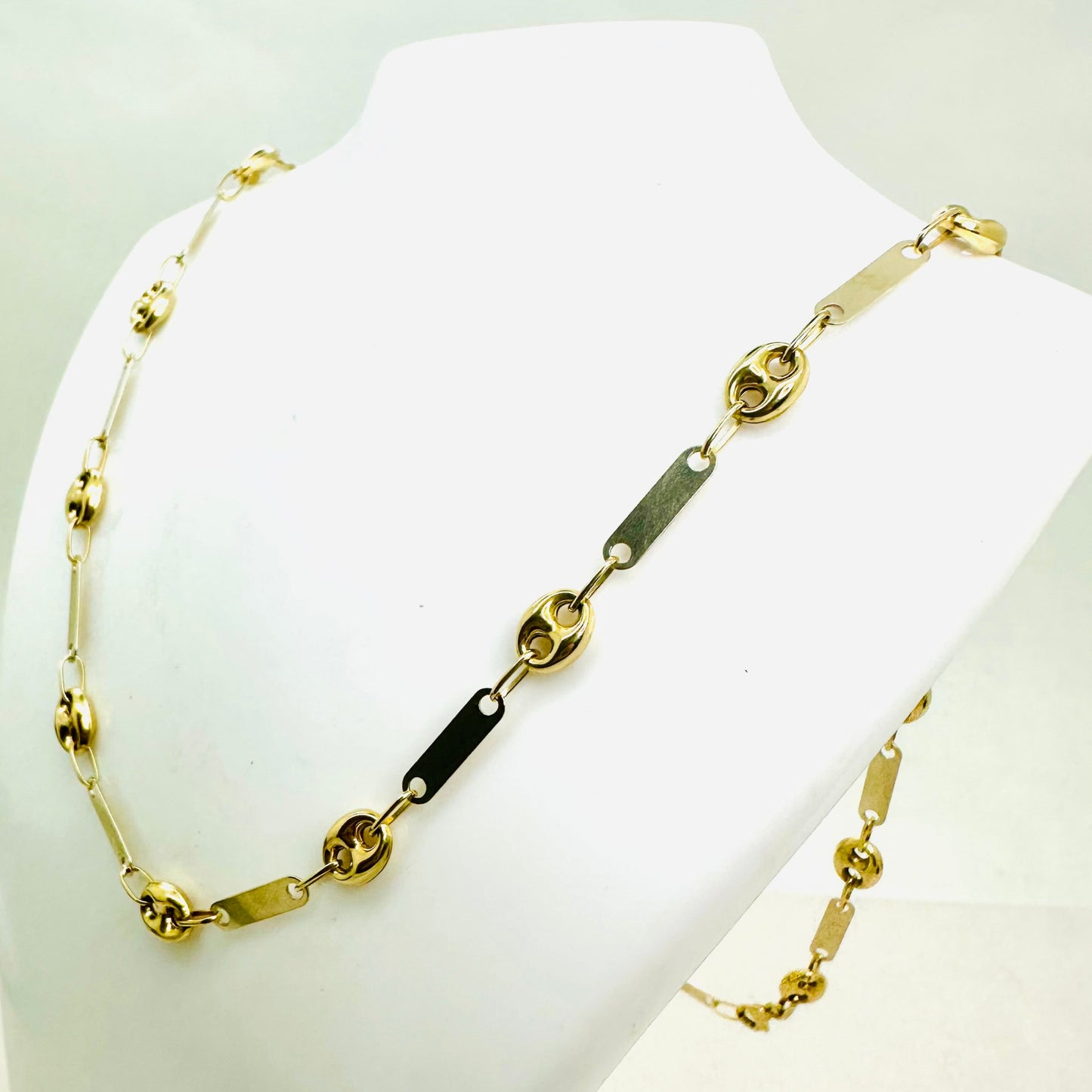 Collier or jaune