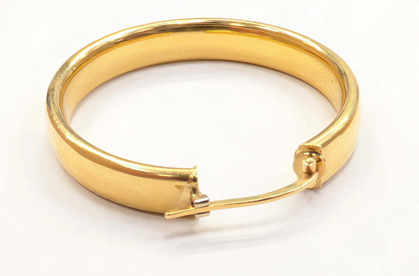 Boucles d'oreilles créoles en or jaune 18K 5.85 Grs