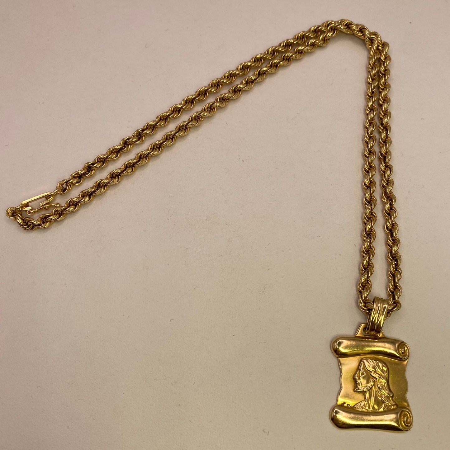 Collier Ras du Cou en Or Jaune 18K - 24.08g
