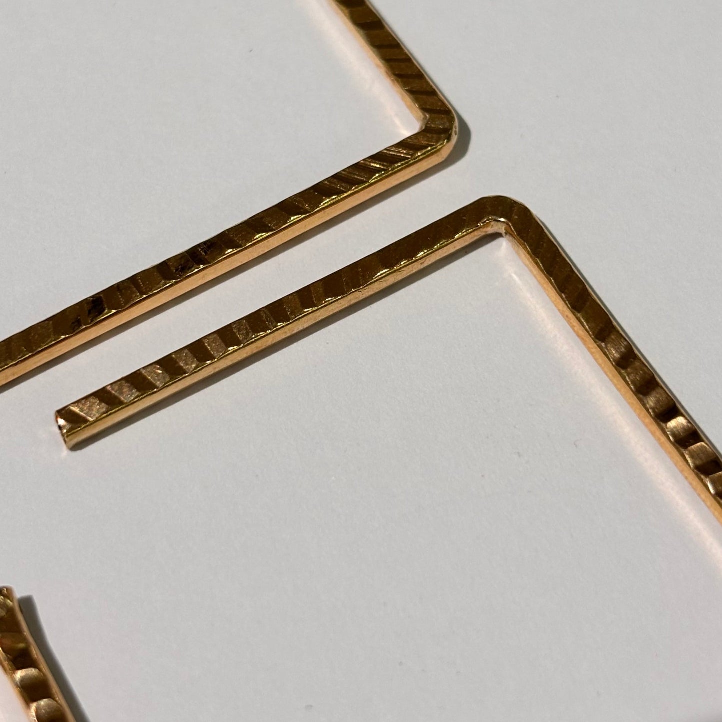 Boucles d’oreilles carrées en Or Jaune 18K – Fermoir Dormeuse