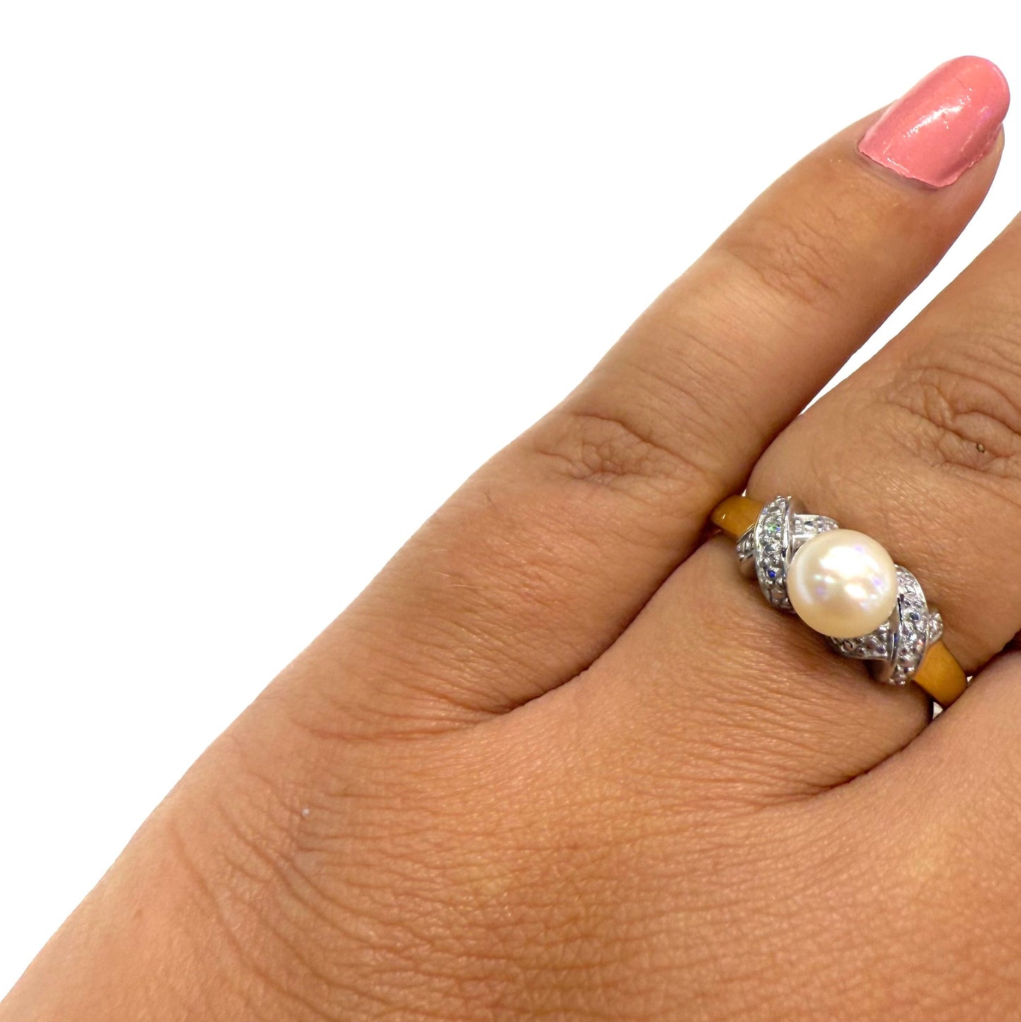 Bague perle d'eau douce et diamants en or 18k