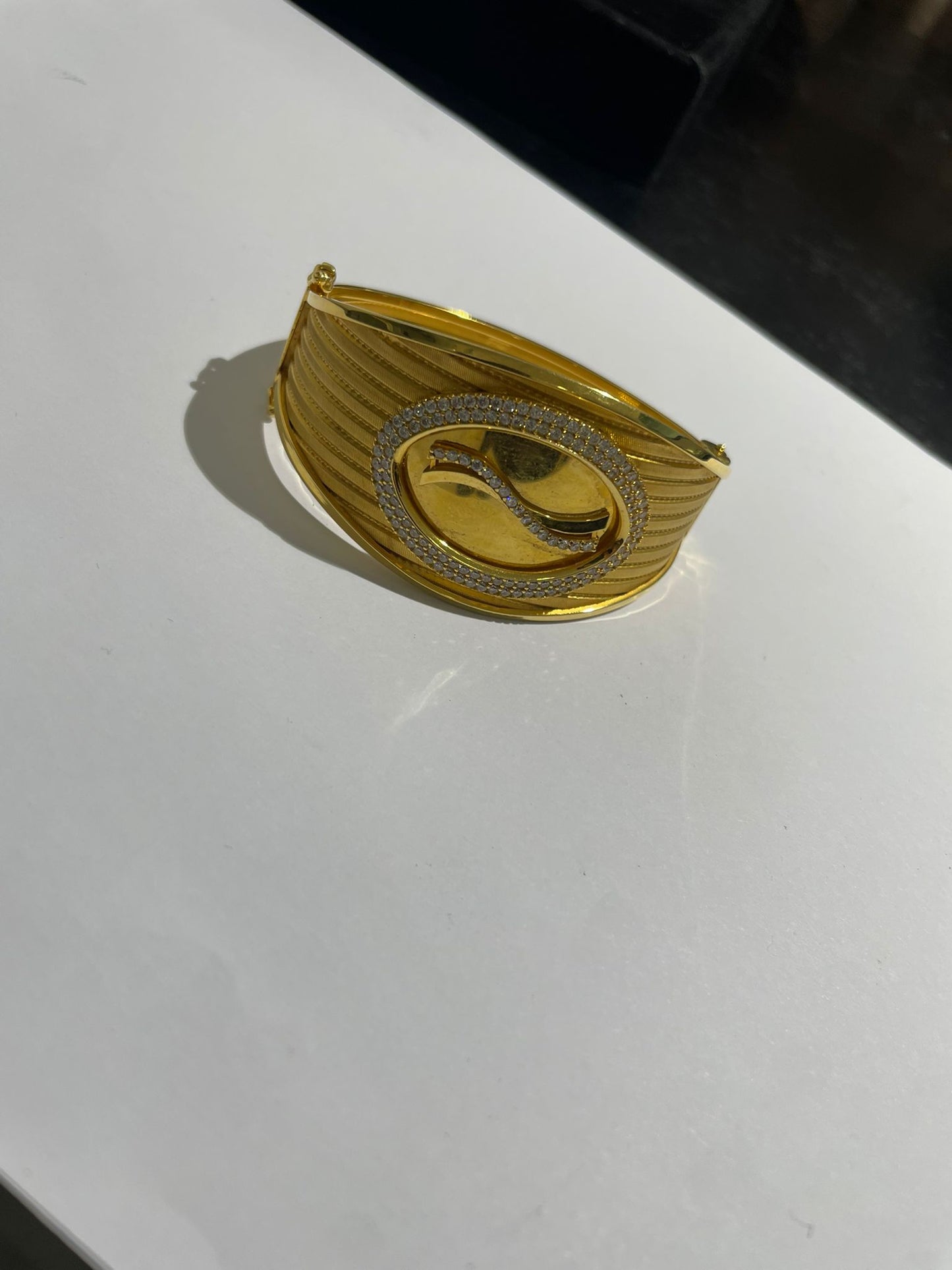 Bracelet jonc en or jaune 18 K 31 Grs