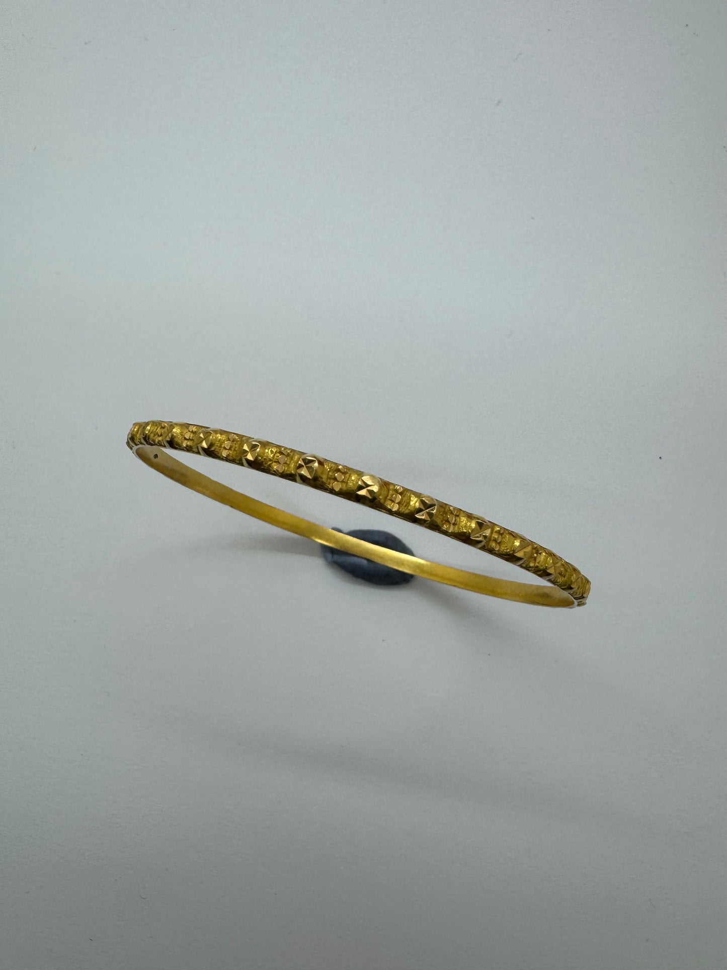 Bracelet Jonc Indien en Or Jaune 18K - Tête d'aigle