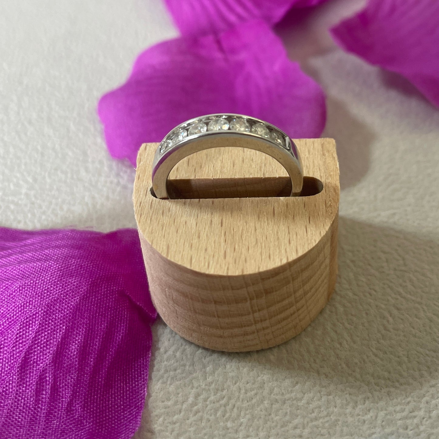 Bague demi-tour en or blanc 18K avec diamants - 4.47 Grs