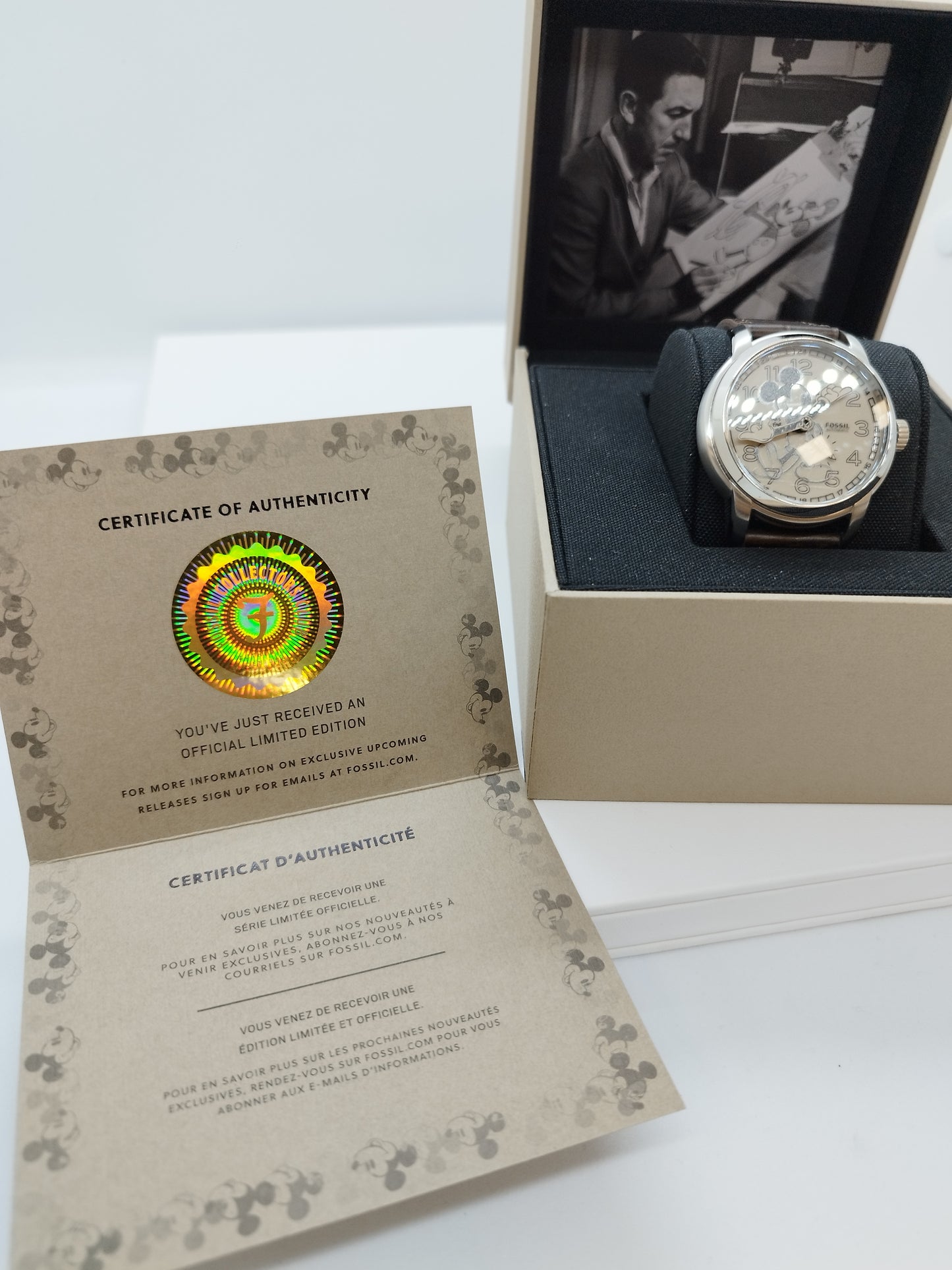 Montre Fossil Mickey Mouse 2023 en Très Bon Etat