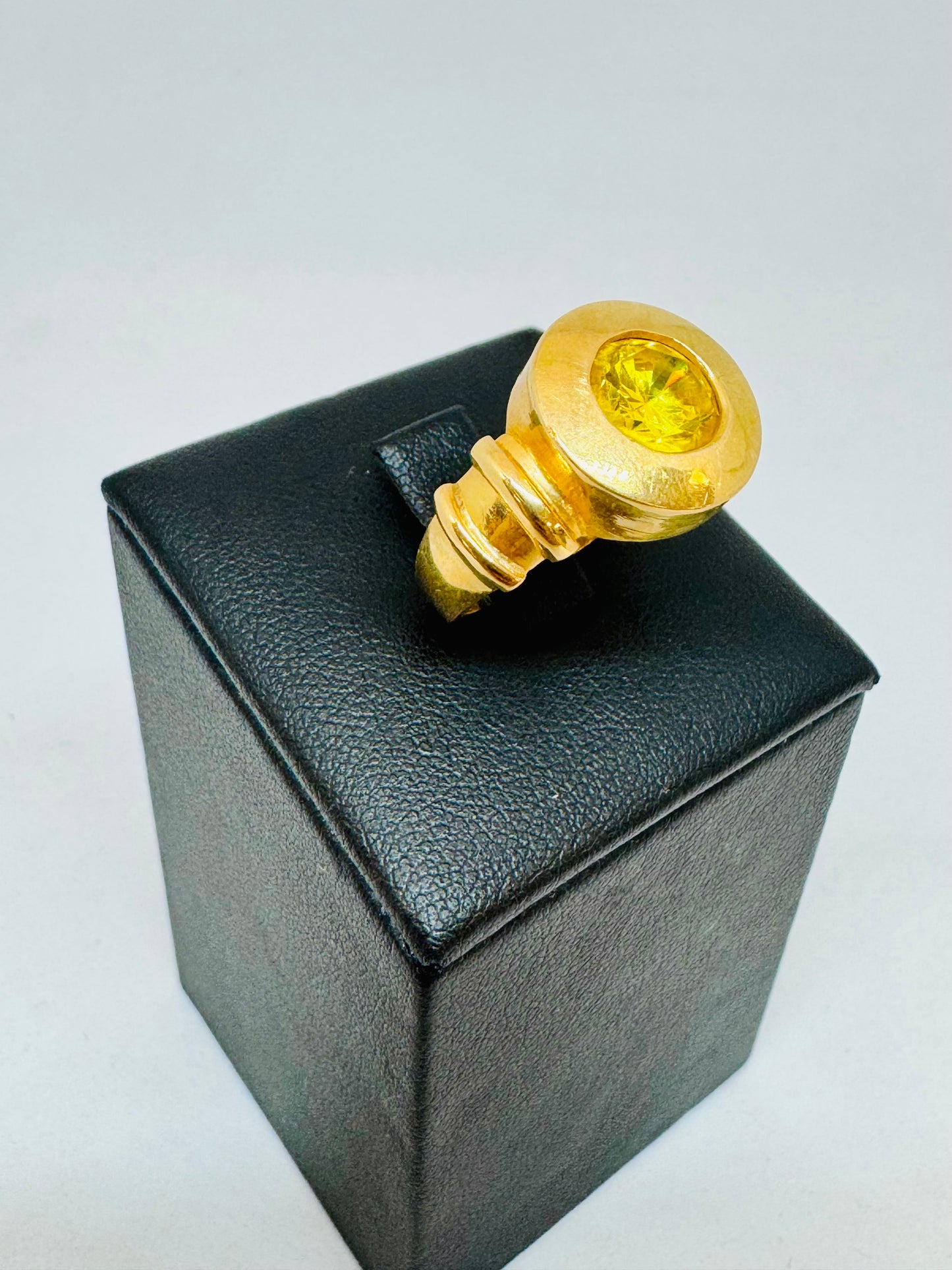Bague Tank en Or Jaune 18 Carats avec Oxyde de Zirconium