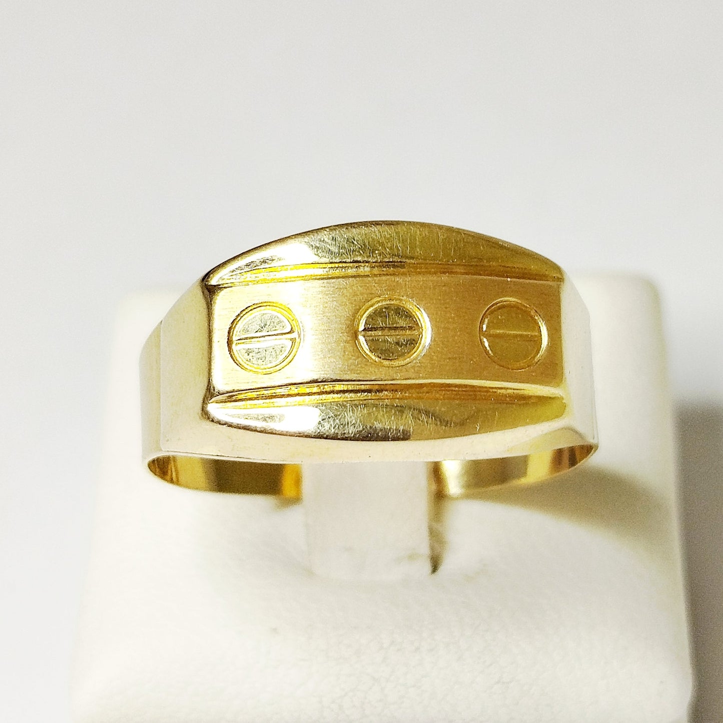 Chevalière en or jaune 18K Taille-67