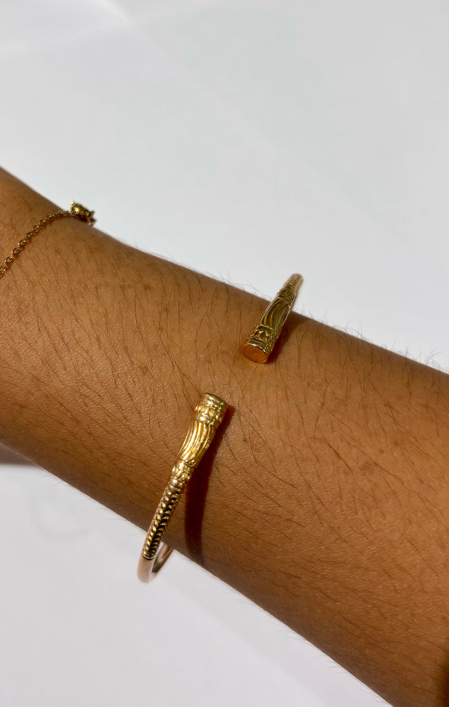 Bracelet Jonc en Or Jaune 18 Carats avec Tourmaline