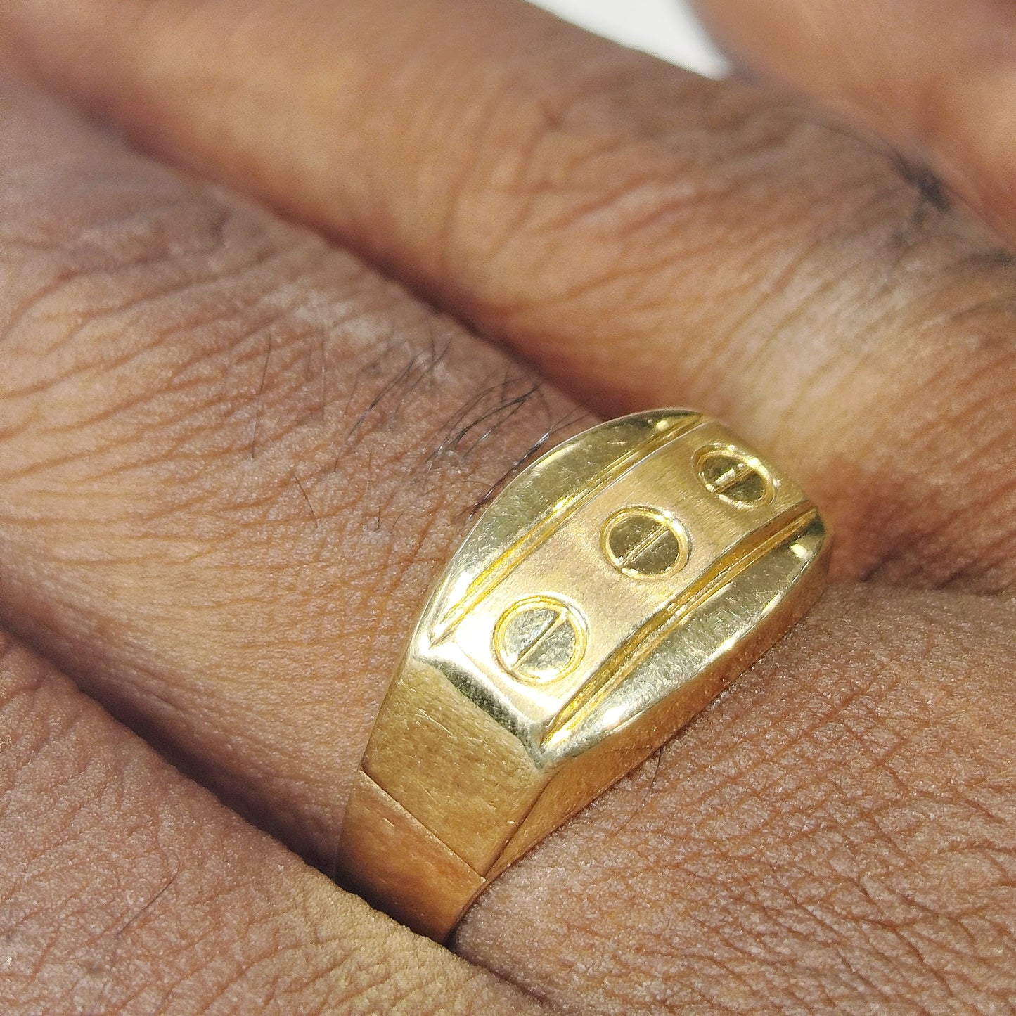 Chevalière en or jaune 18K Taille-67