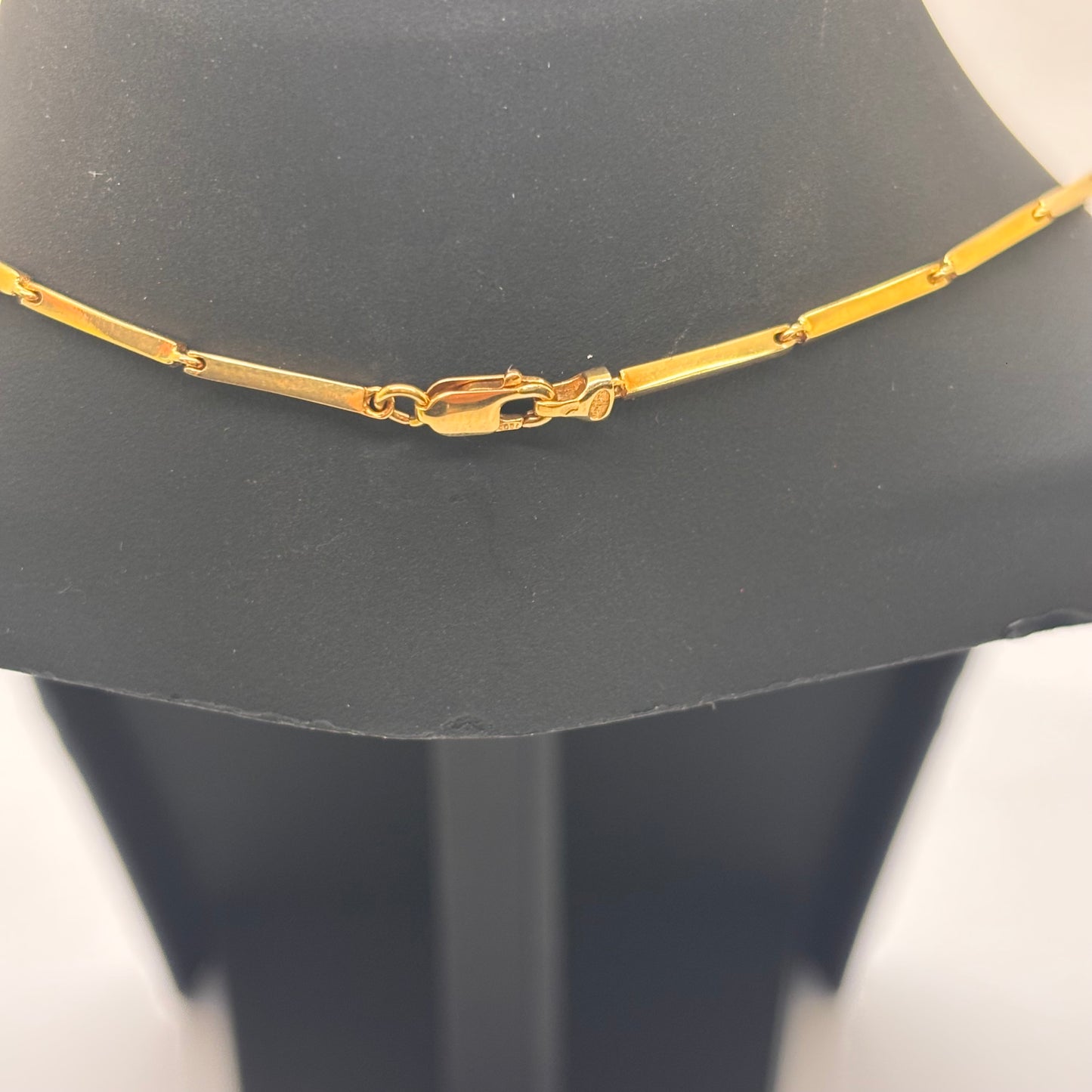 Collier ras du cou en or 18K 11.43 Grs