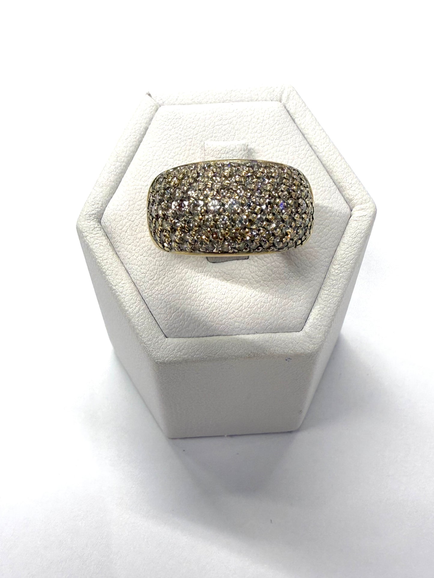Bague en Or jaune 18K avec pavage de diamants T53