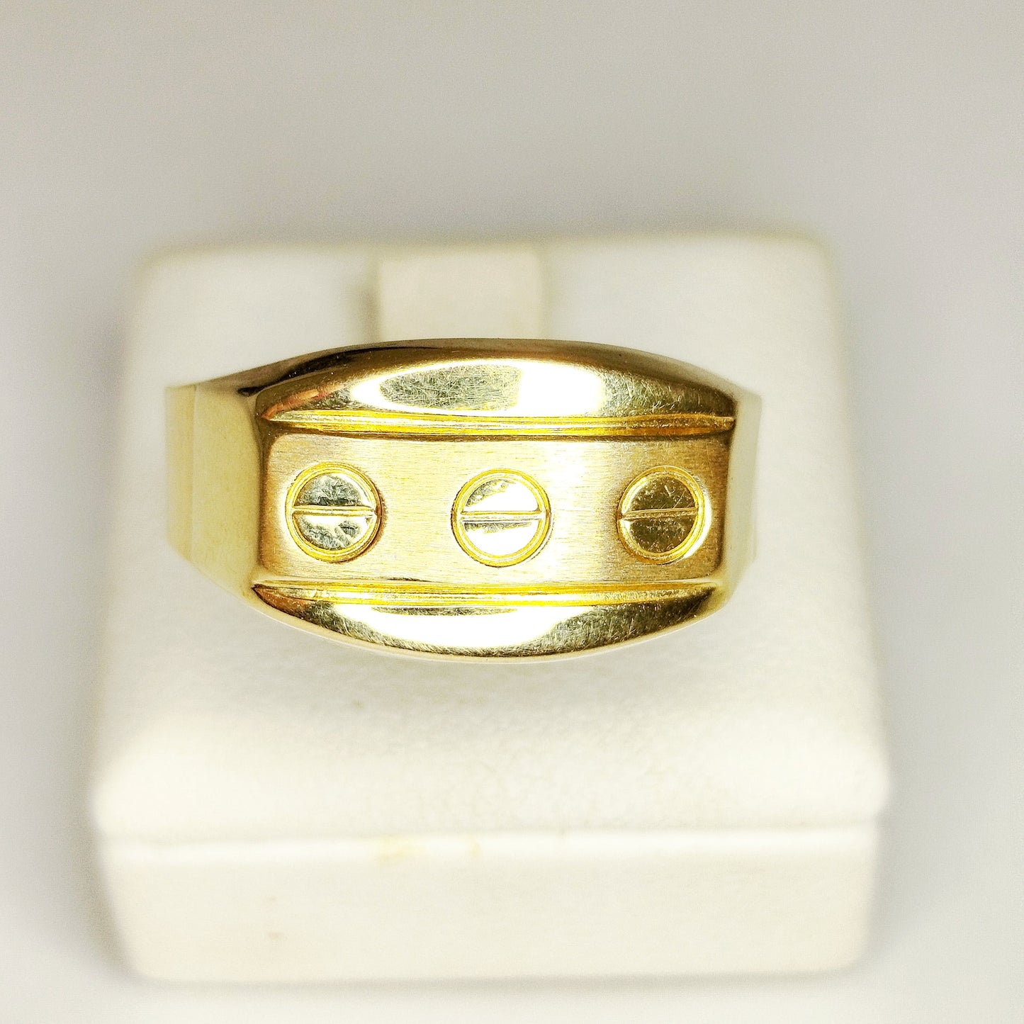 Chevalière en or jaune 18K Taille-67