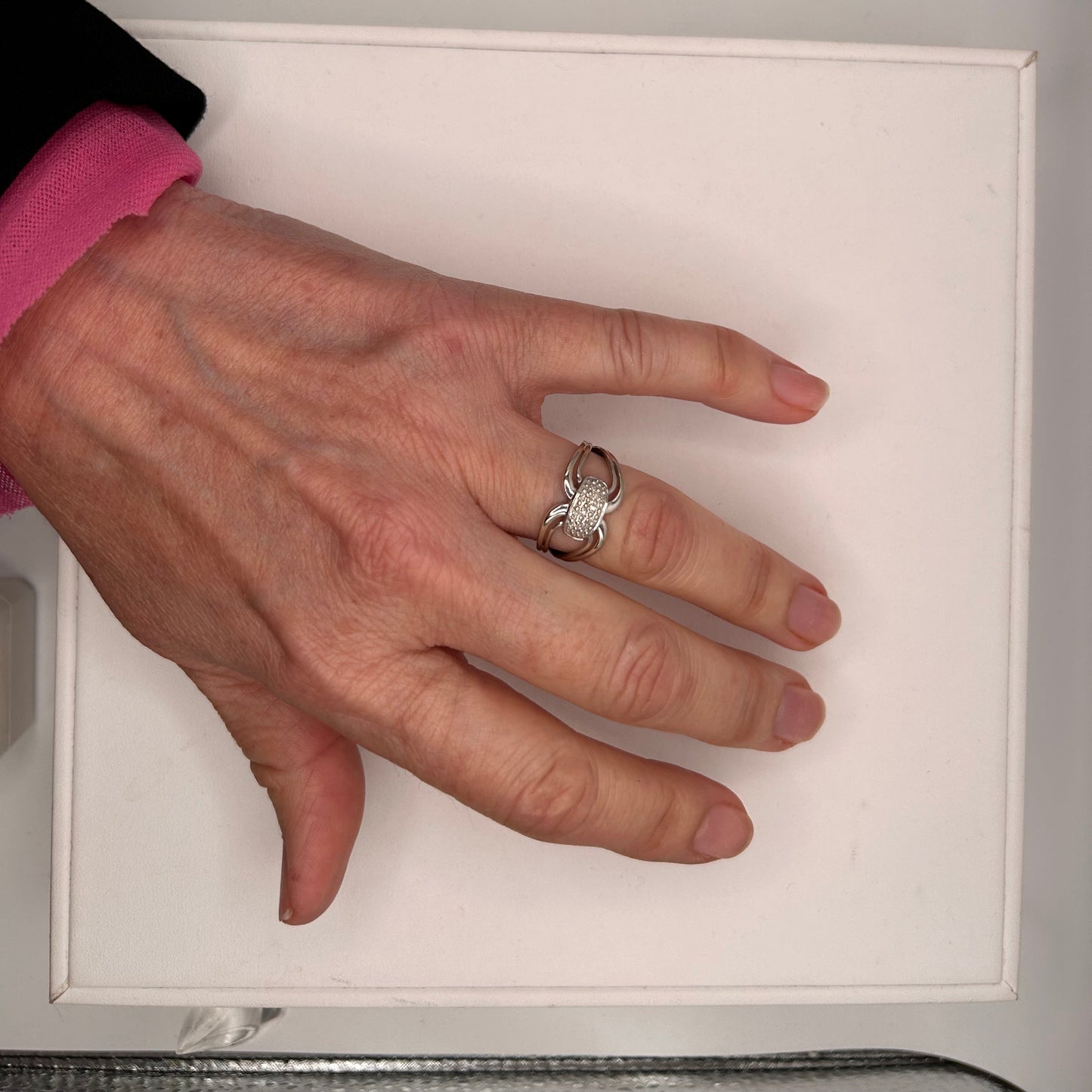 Bague en Or blanc 750 avec 9 oxydes