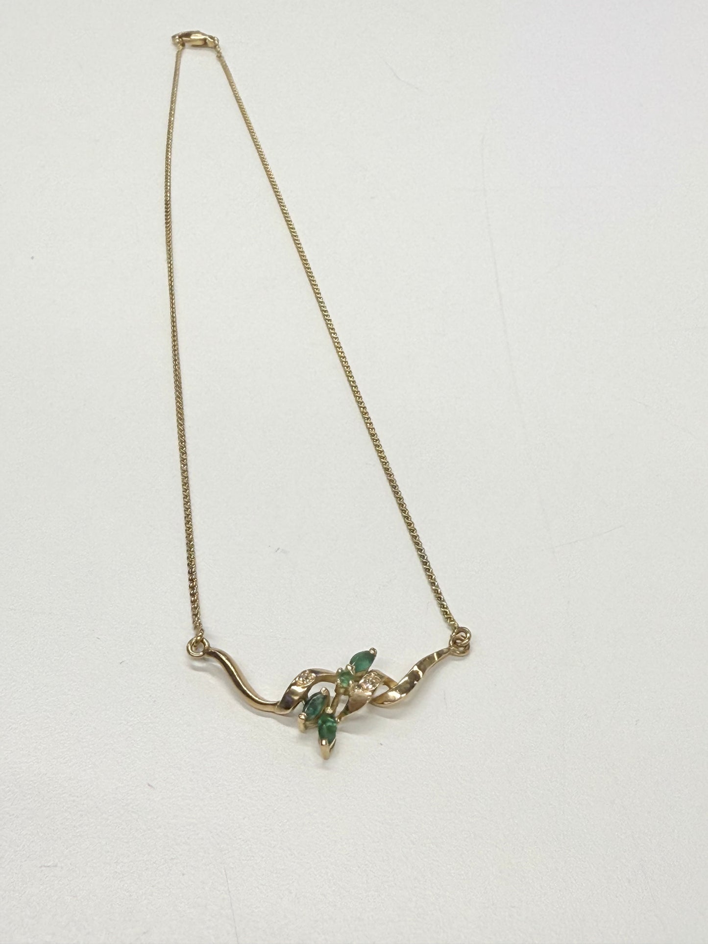 Collier Princesse Or Jaune 18k avec Emeraudes et Diamants