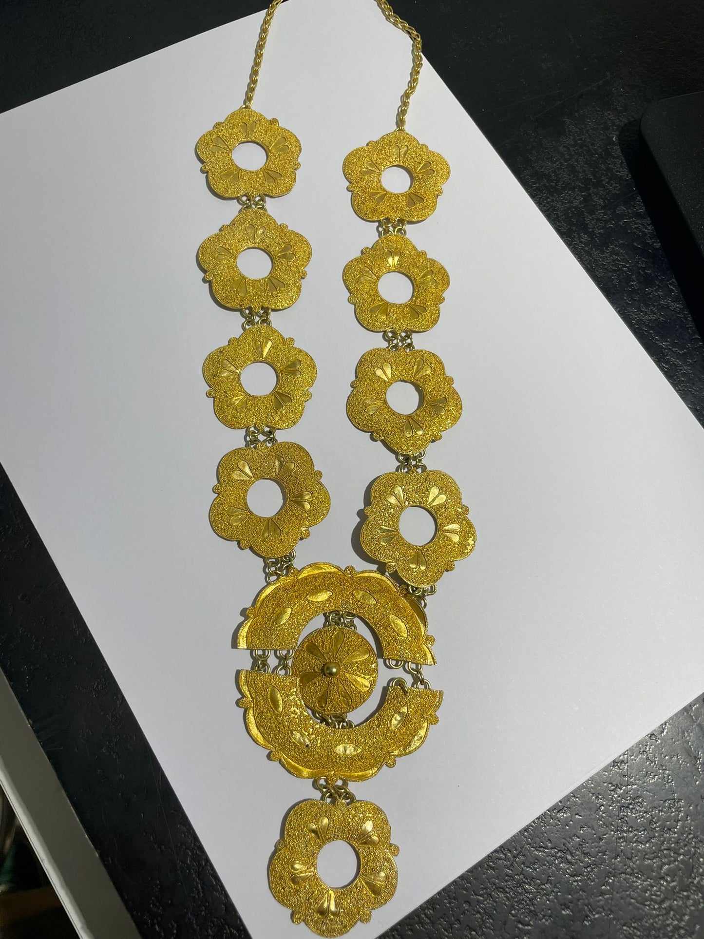 Collier pendentifs fleurs en or jaune 18K 92.30 Grs