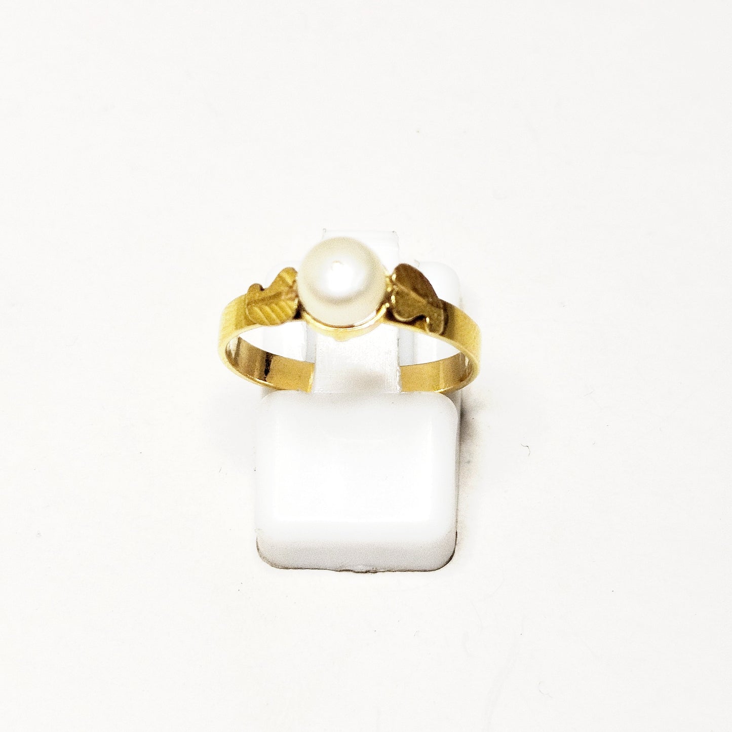 Bague Solitaire Or en Jaune 18 Carats avec Perle Centrale - T 53