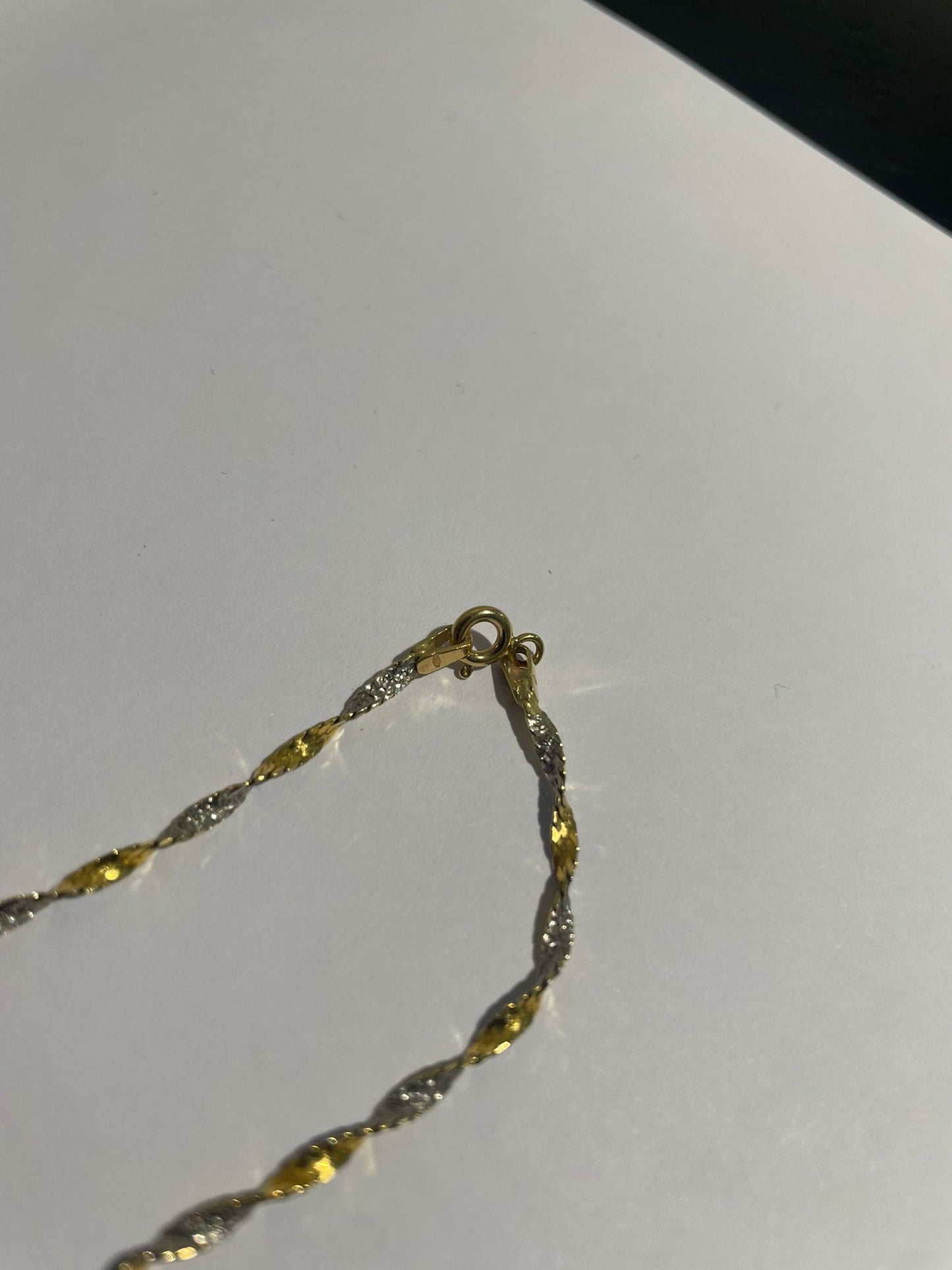 Collier Ras du Cou en Or Jaune et Blanc 18K 4.33 Grs