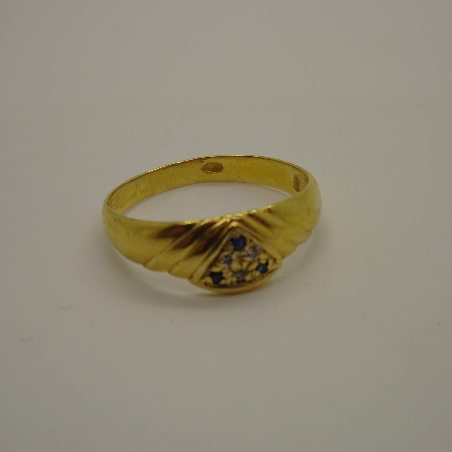 Bague Diamants et Spinelle Bleu en Or Jaune 18K