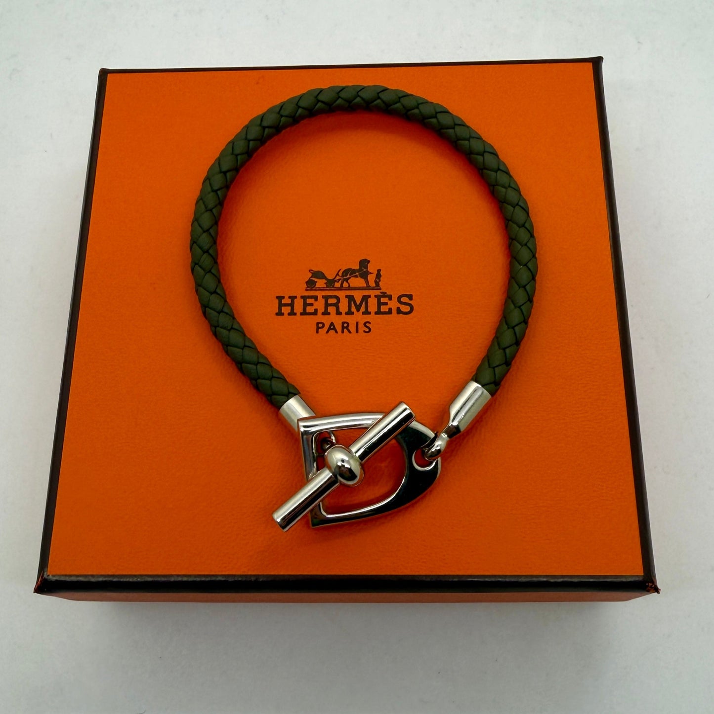 Bracelet Hermès en cuir tressé avec fermoir Glénan Comme Neuve