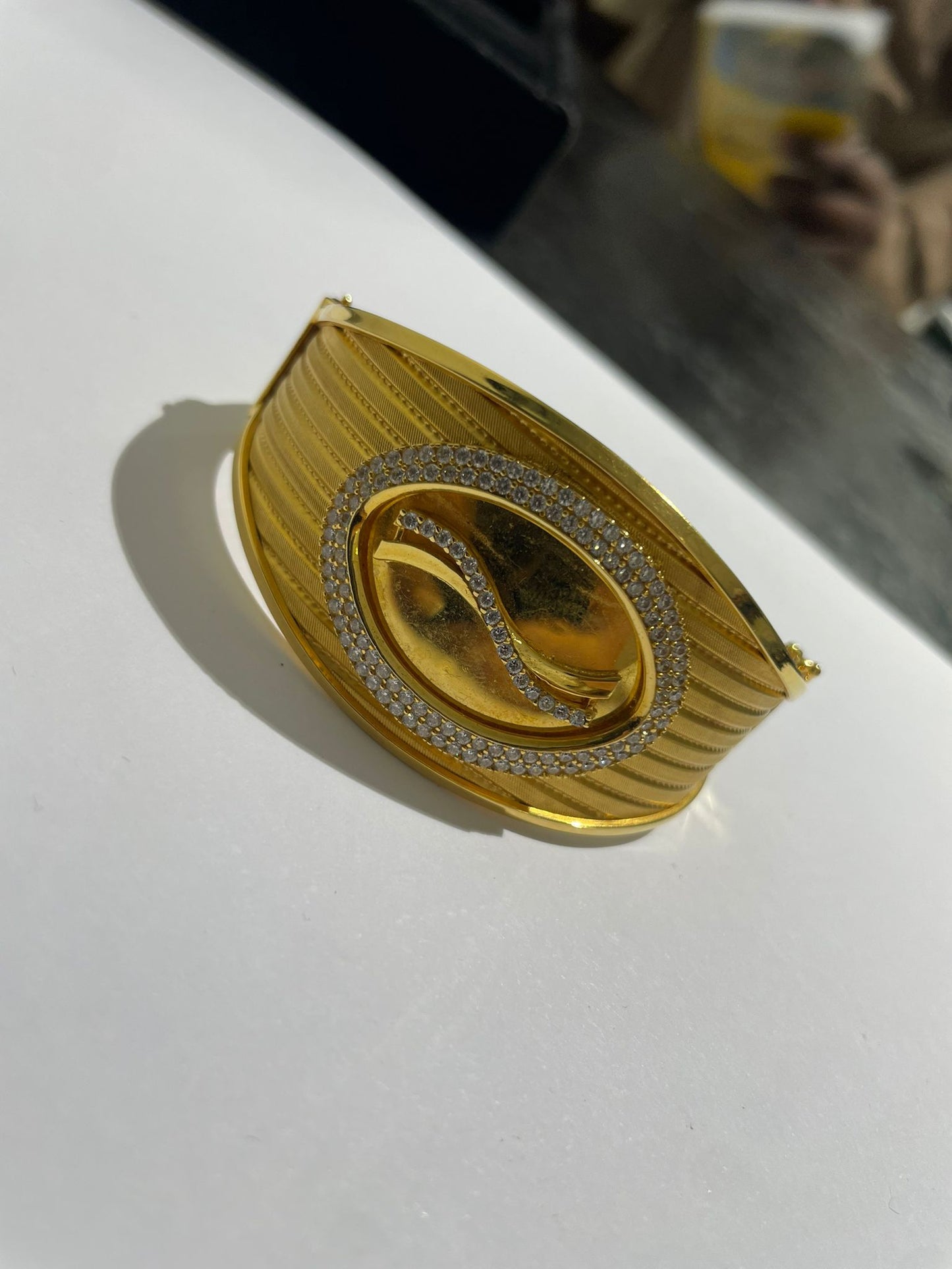 Bracelet jonc en or jaune 18 K 31 Grs