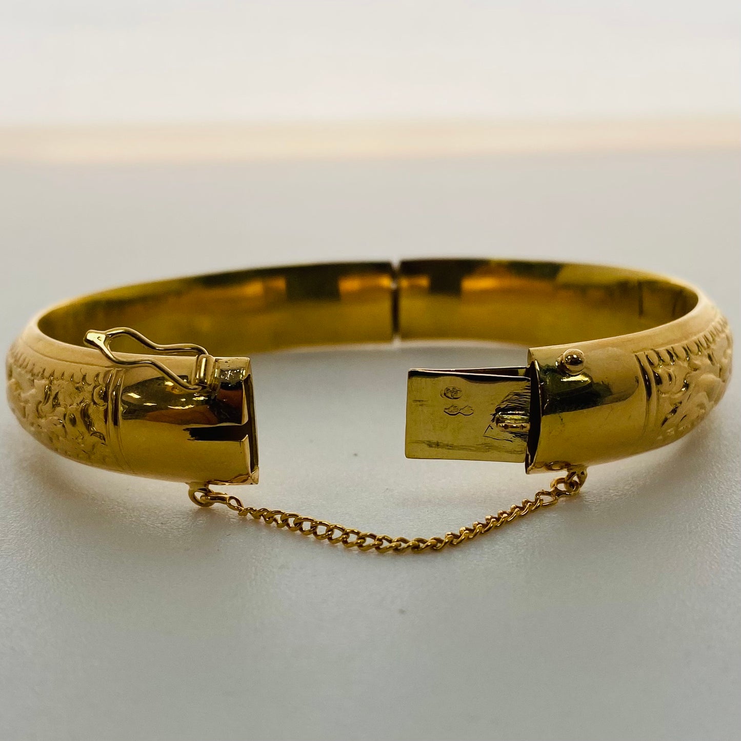 Jonc en Or Jaune 18K motif à chaînette