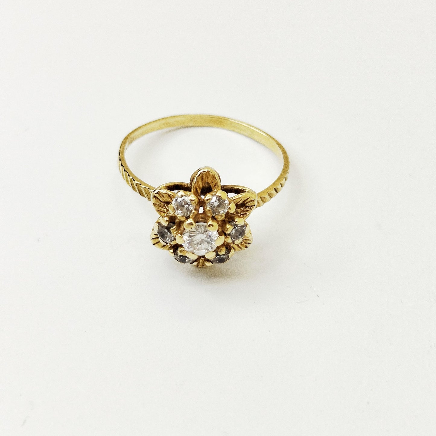 Bague Fleur en Or Jaune 18 Carats 2.39 Grs - Taille 51