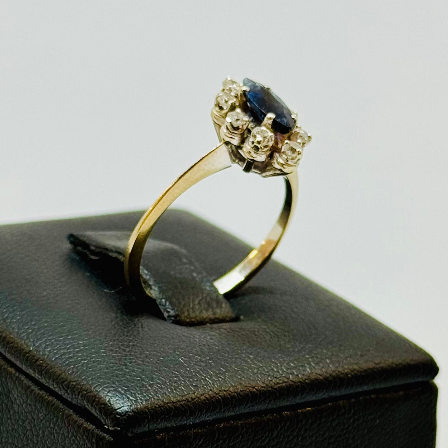 Bague Marguerite en Or Blanc et Oxyde de Zirconium