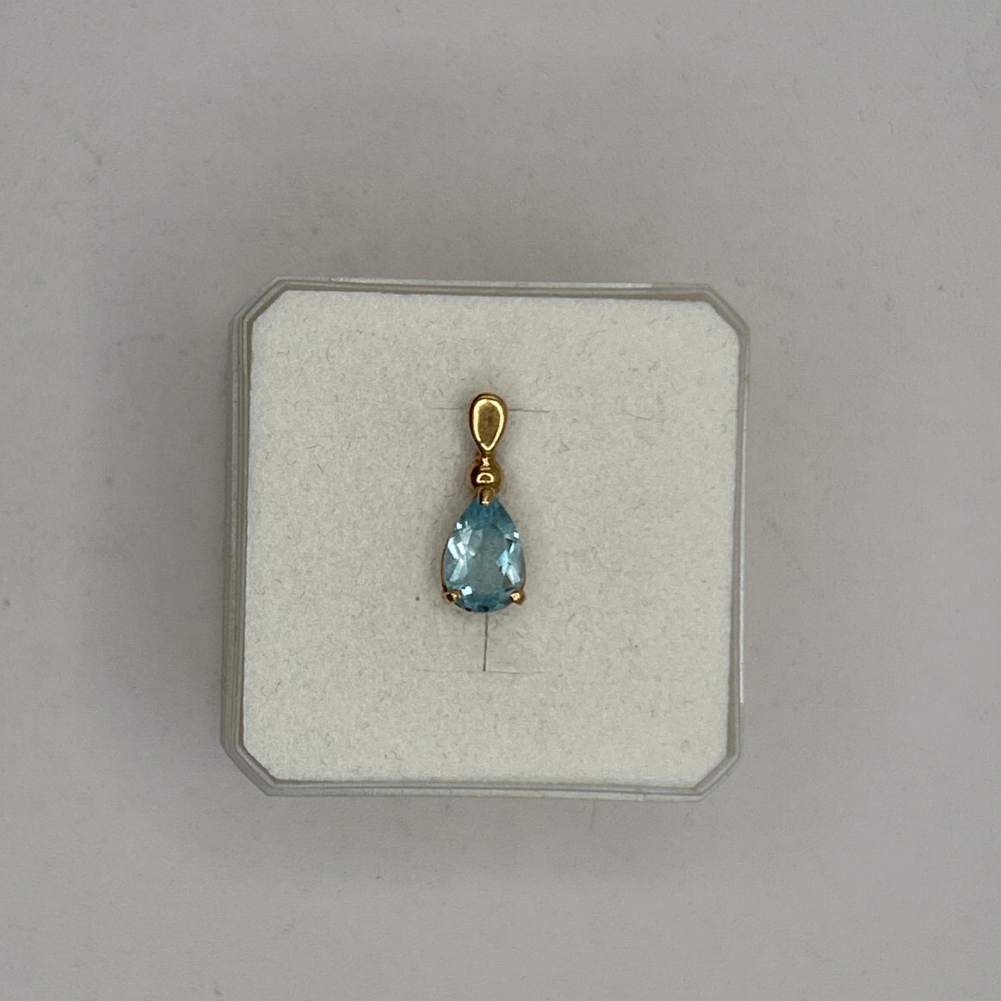 Pendentif Médaille Or Jaune 18K avec Topaze