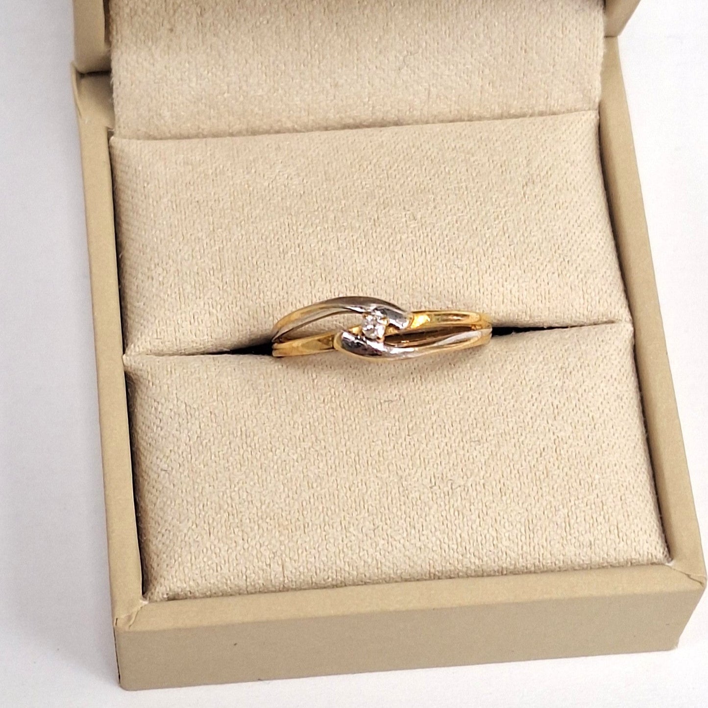 Solitaire en Or Jaune 18K avec Diamant 0.02ct